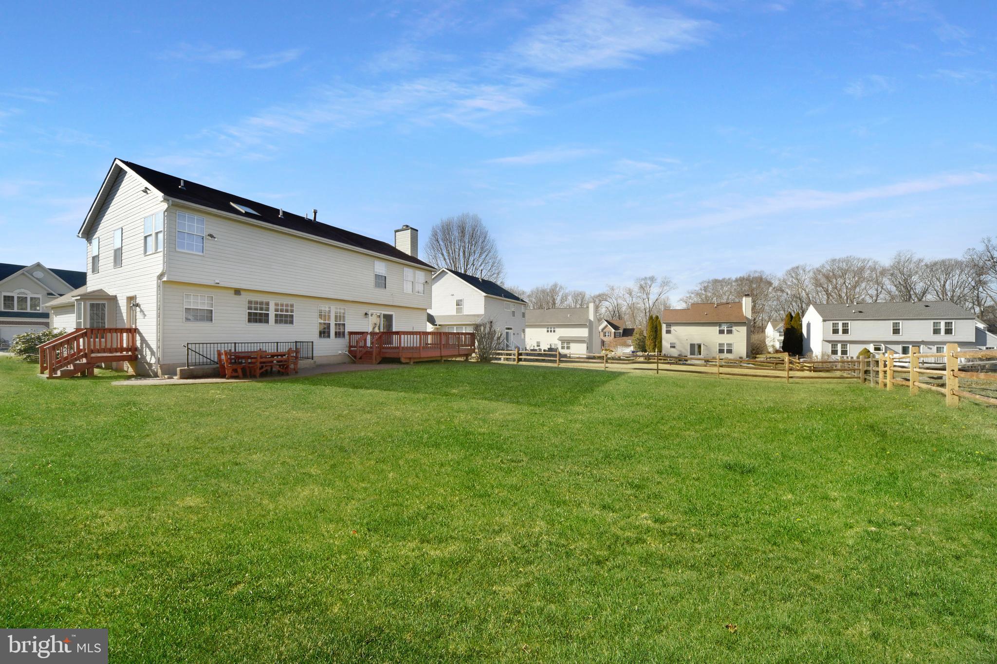 COUNTRY WALK - Residential