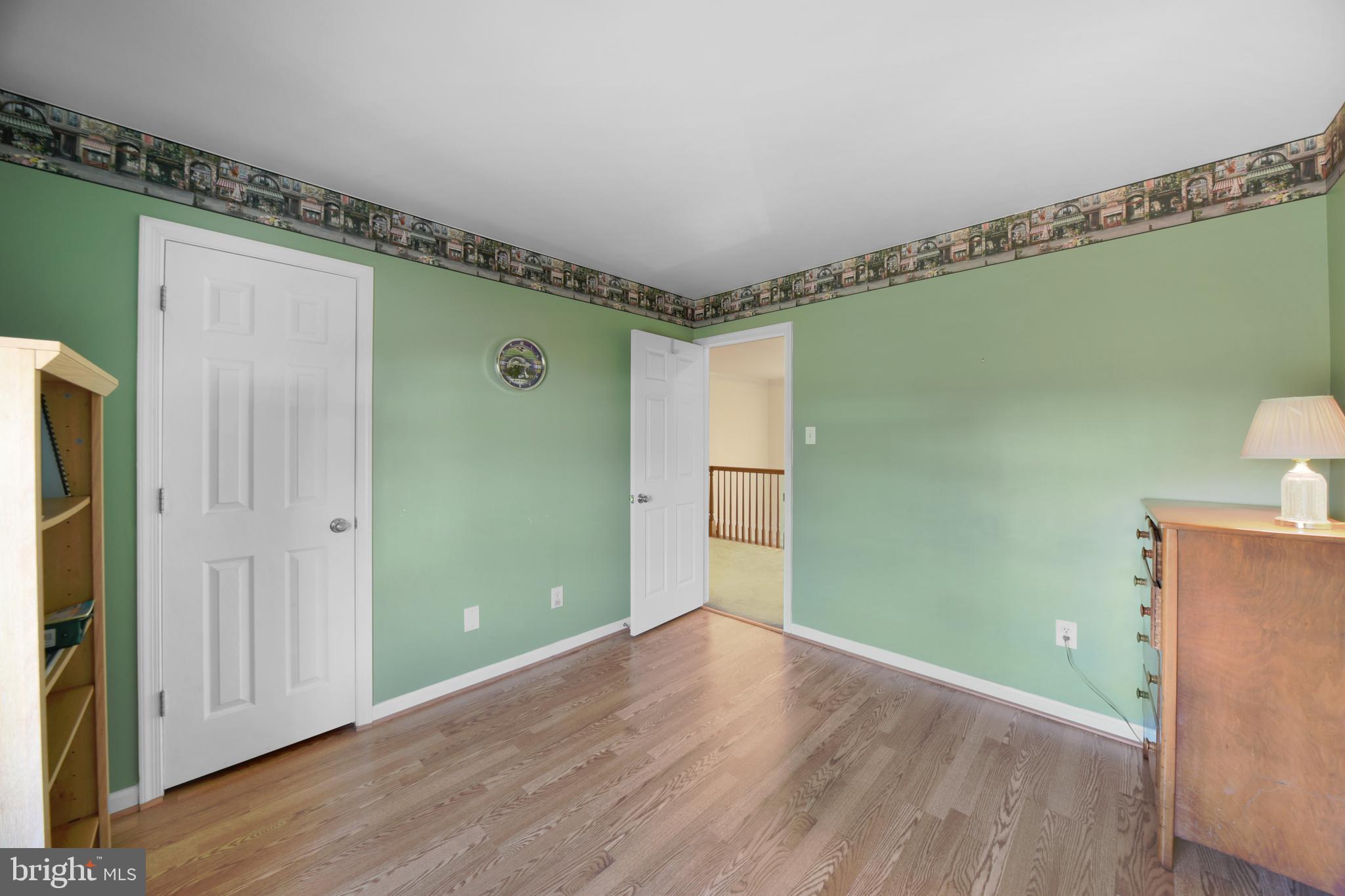 COUNTRY WALK - Residential