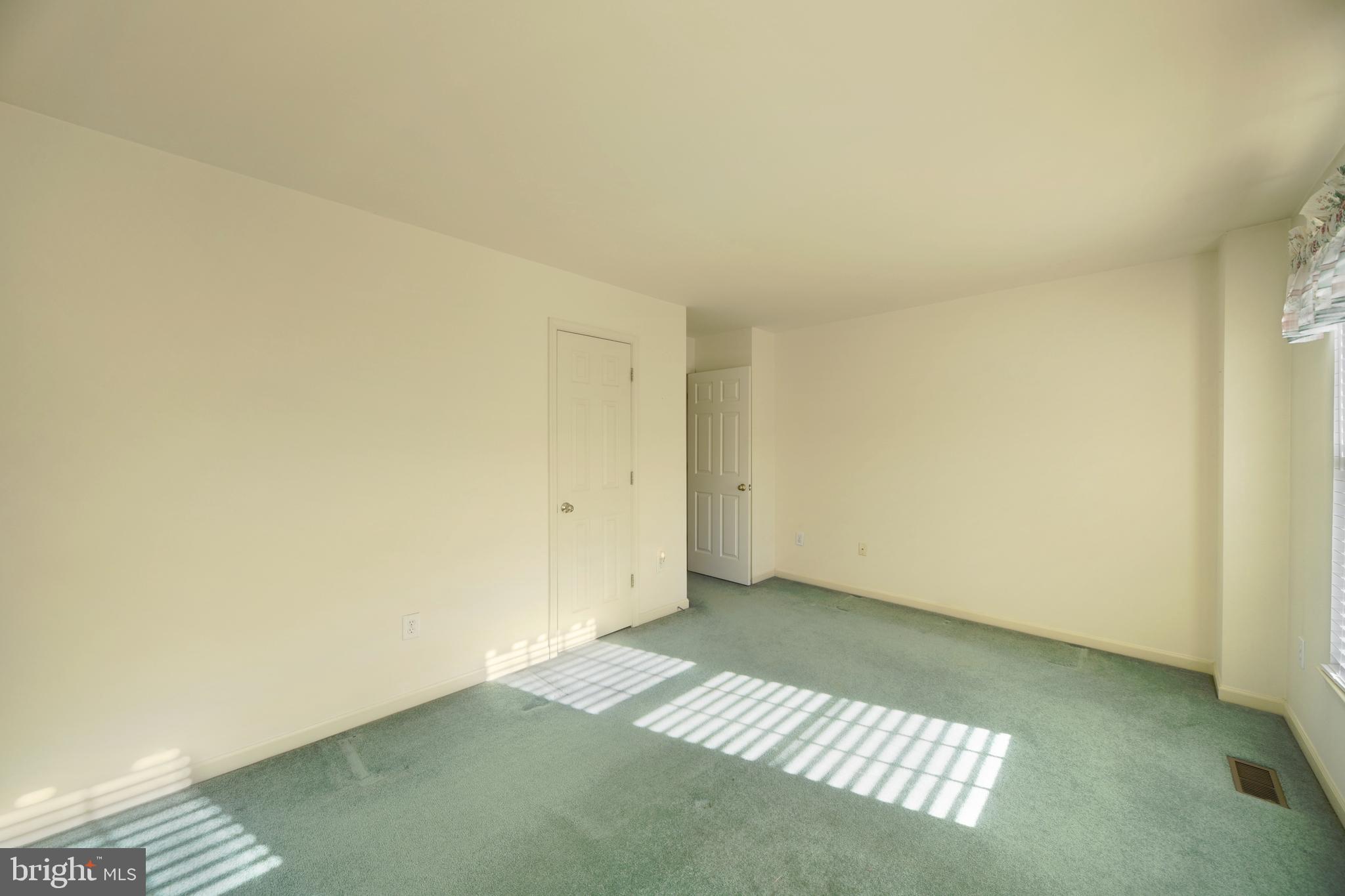 COUNTRY WALK - Residential