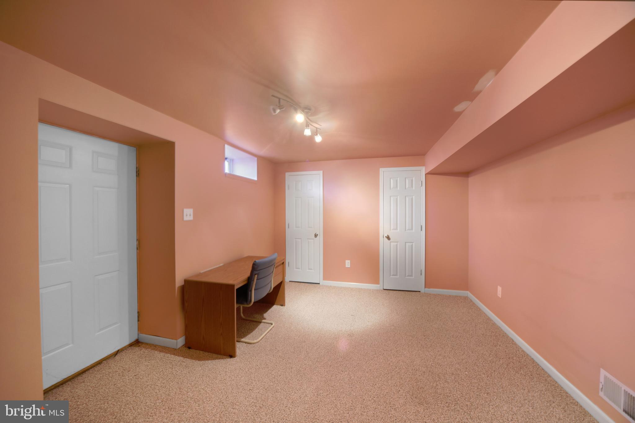 COUNTRY WALK - Residential