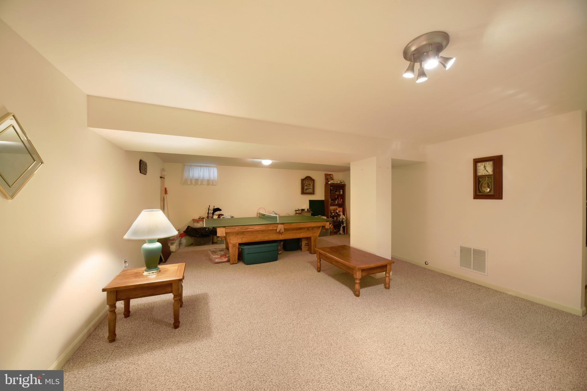 COUNTRY WALK - Residential