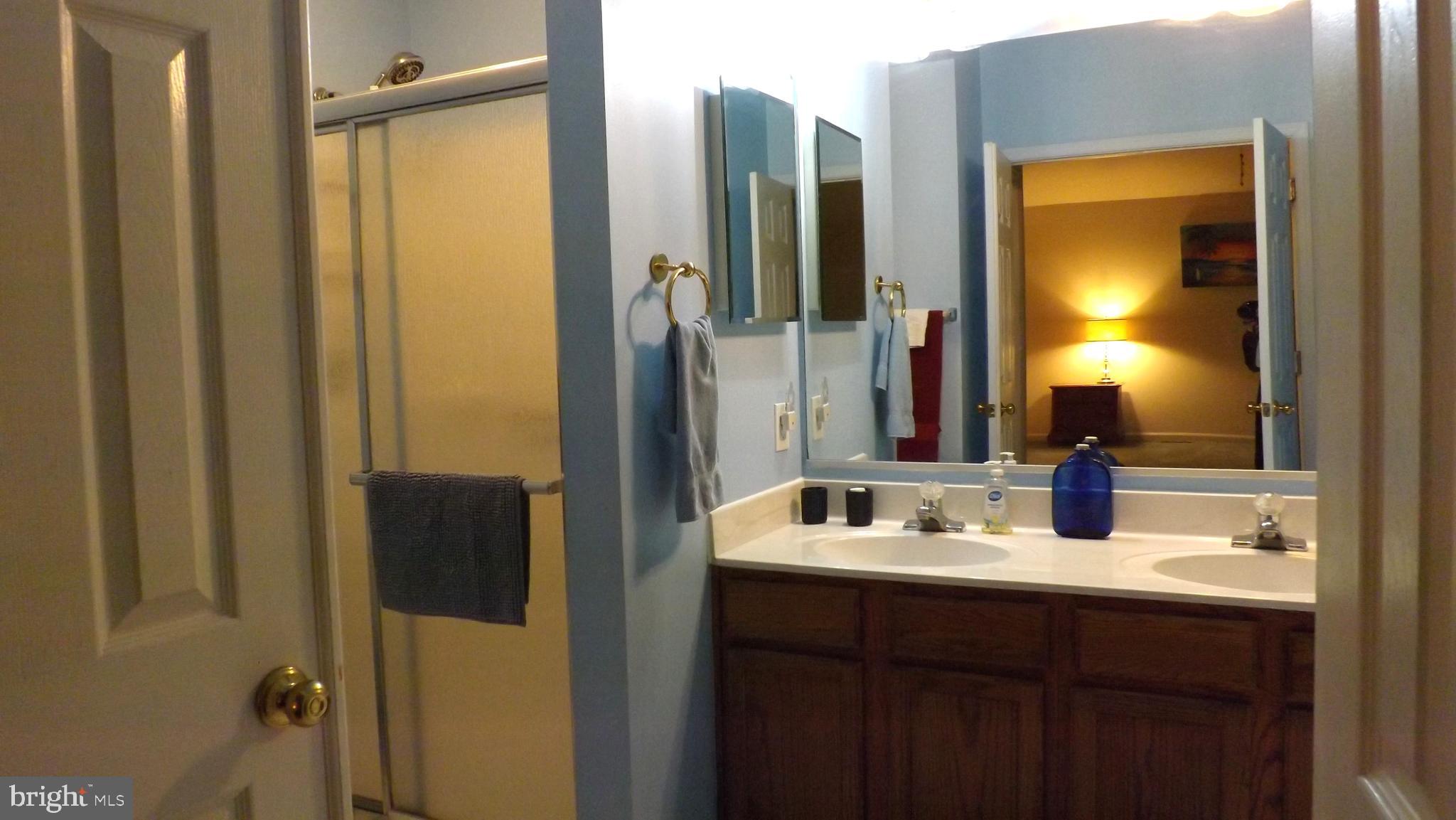 COUNTRY WALK - Residential