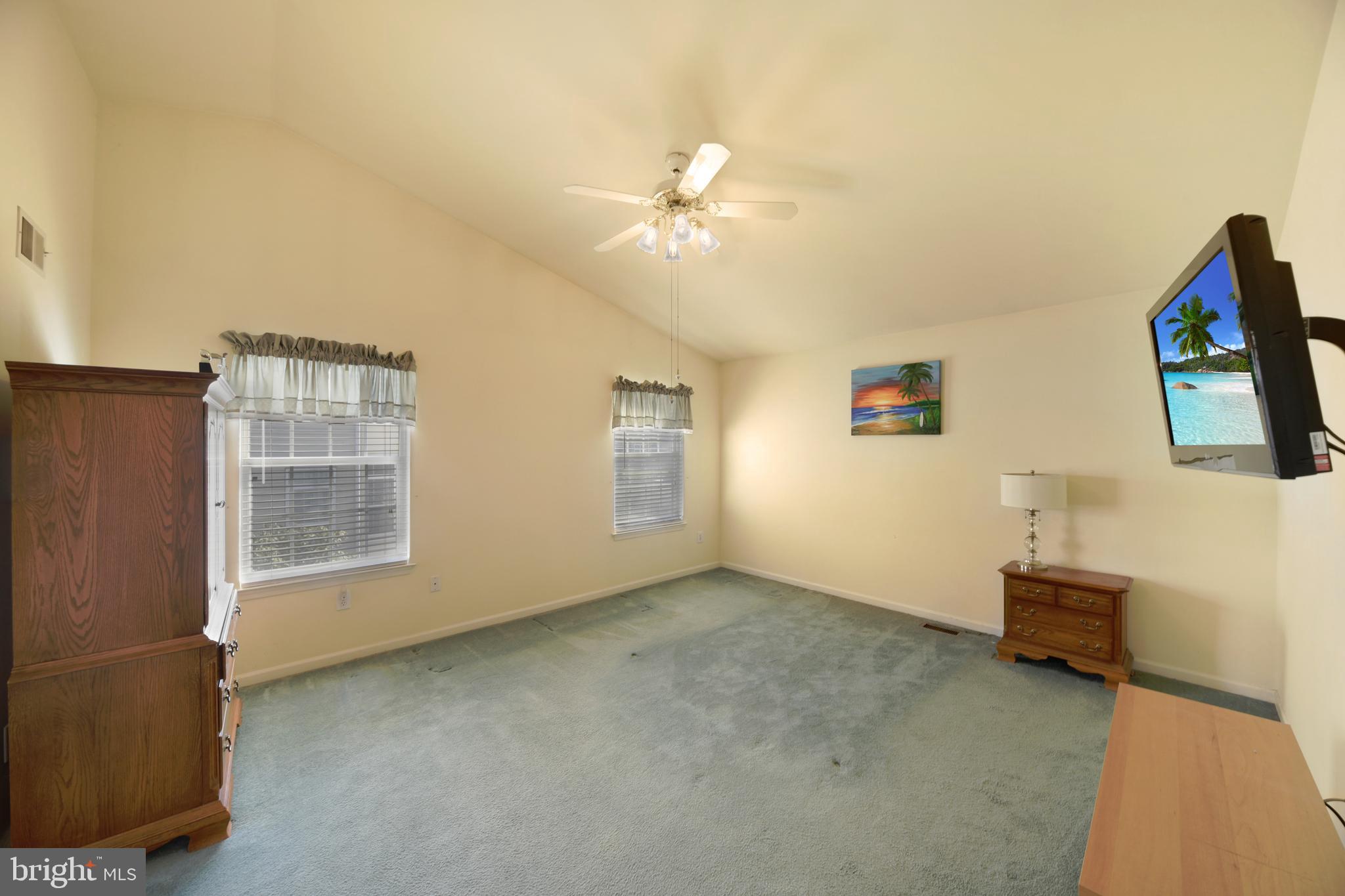 COUNTRY WALK - Residential