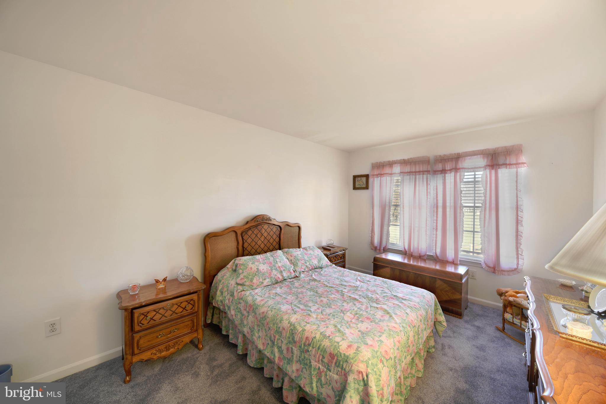 COUNTRY WALK - Residential