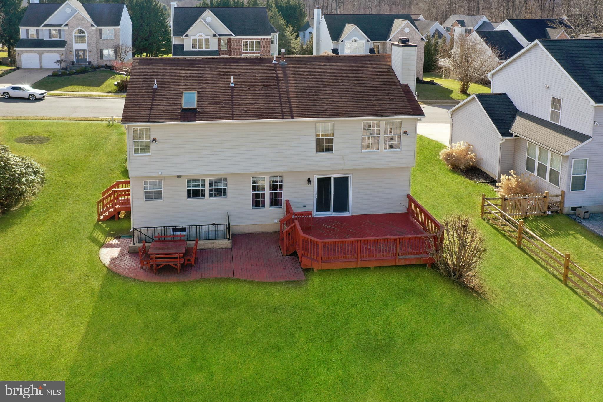 COUNTRY WALK - Residential