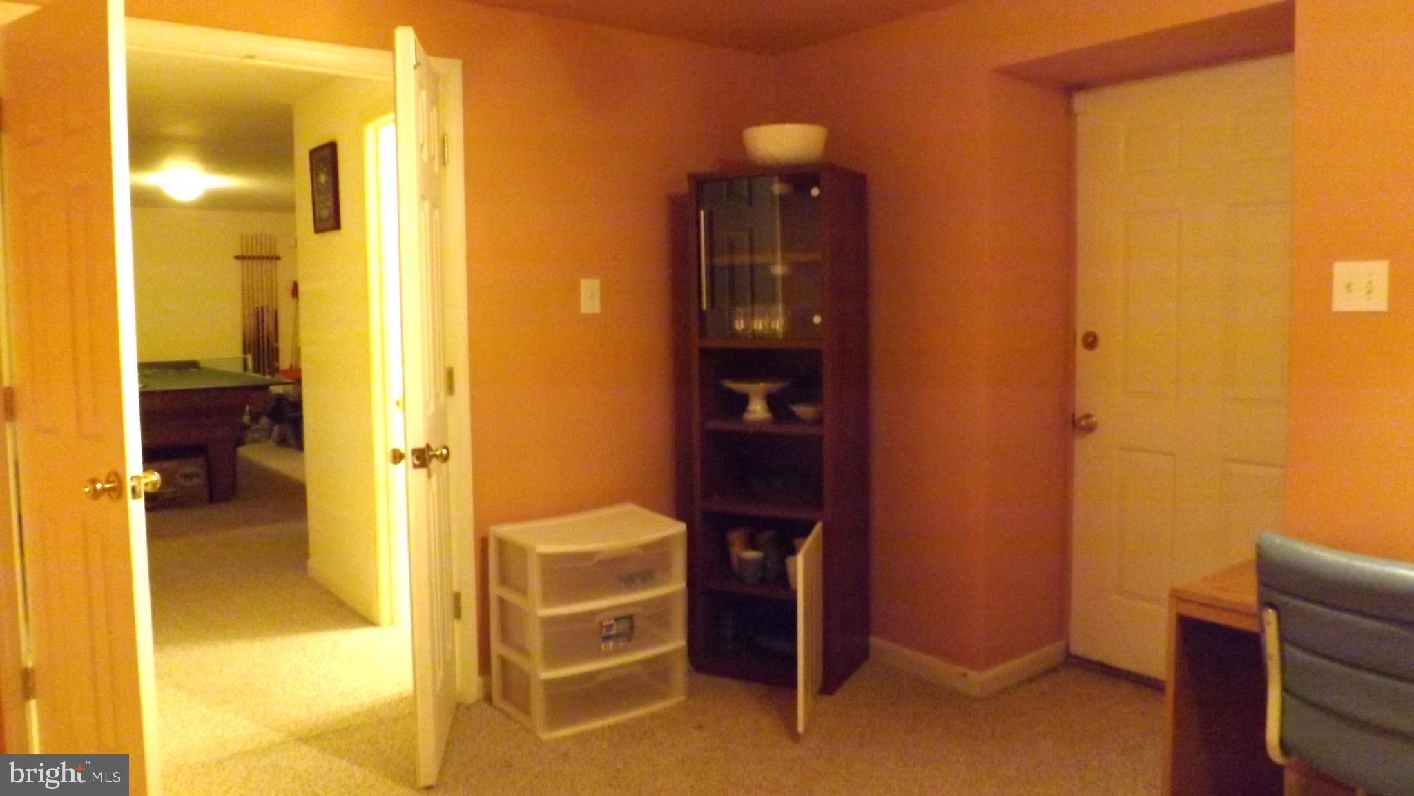 COUNTRY WALK - Residential