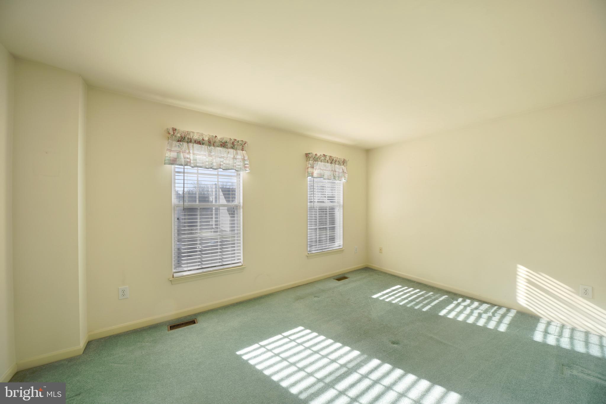 COUNTRY WALK - Residential