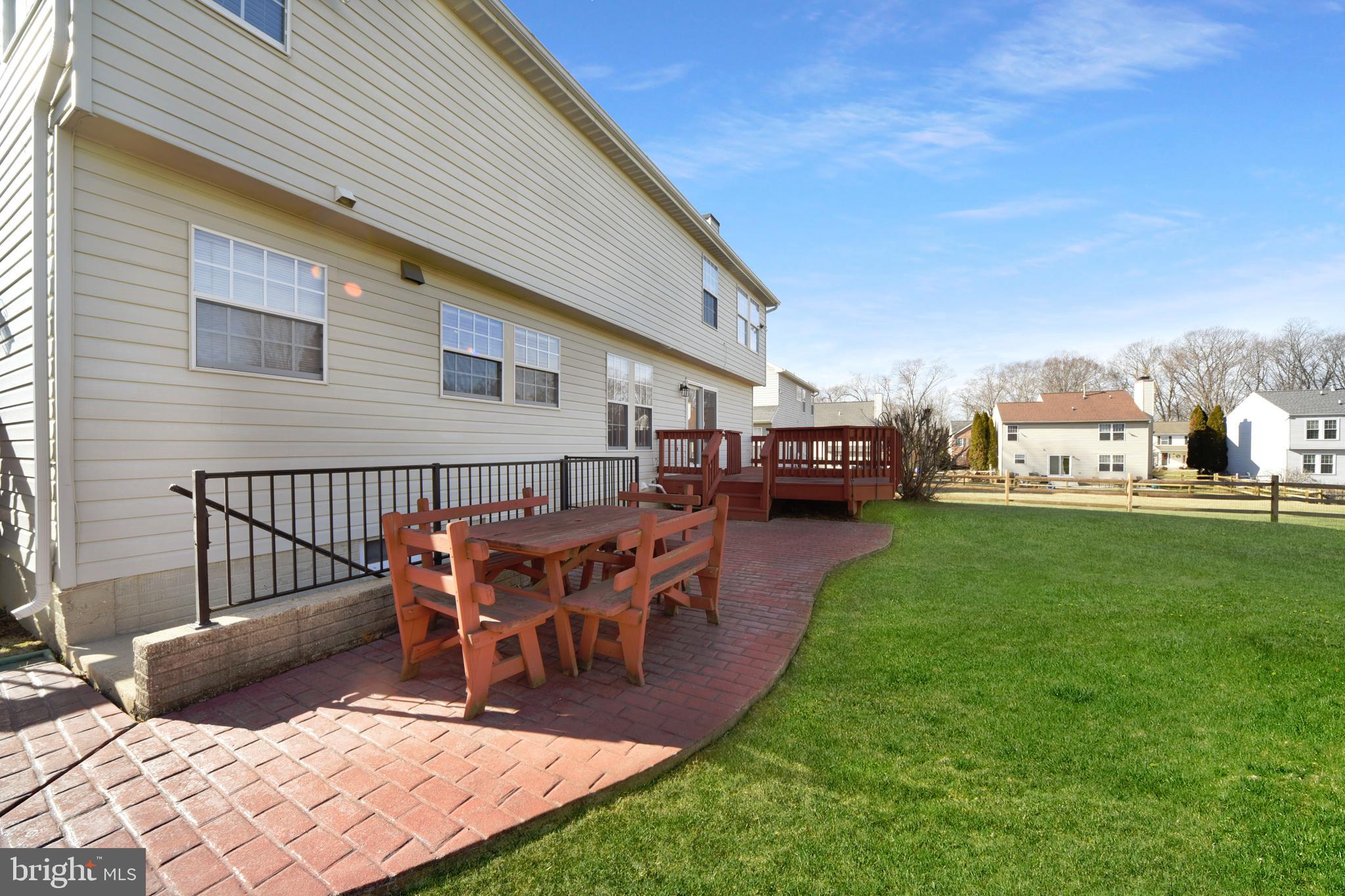 COUNTRY WALK - Residential