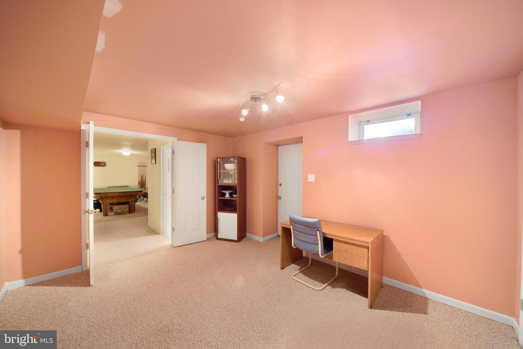 COUNTRY WALK - Residential