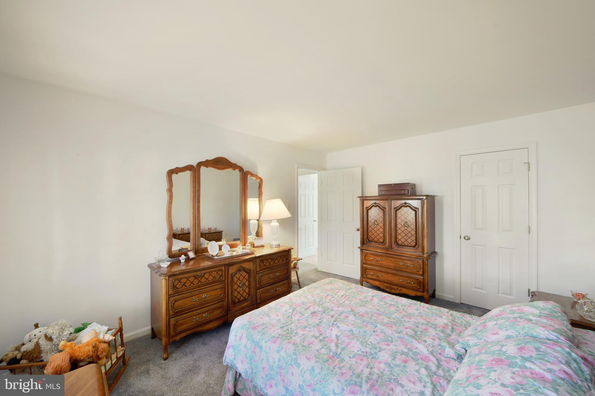 COUNTRY WALK - Residential