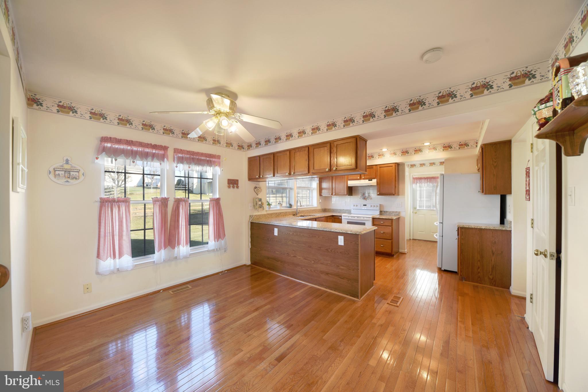 COUNTRY WALK - Residential