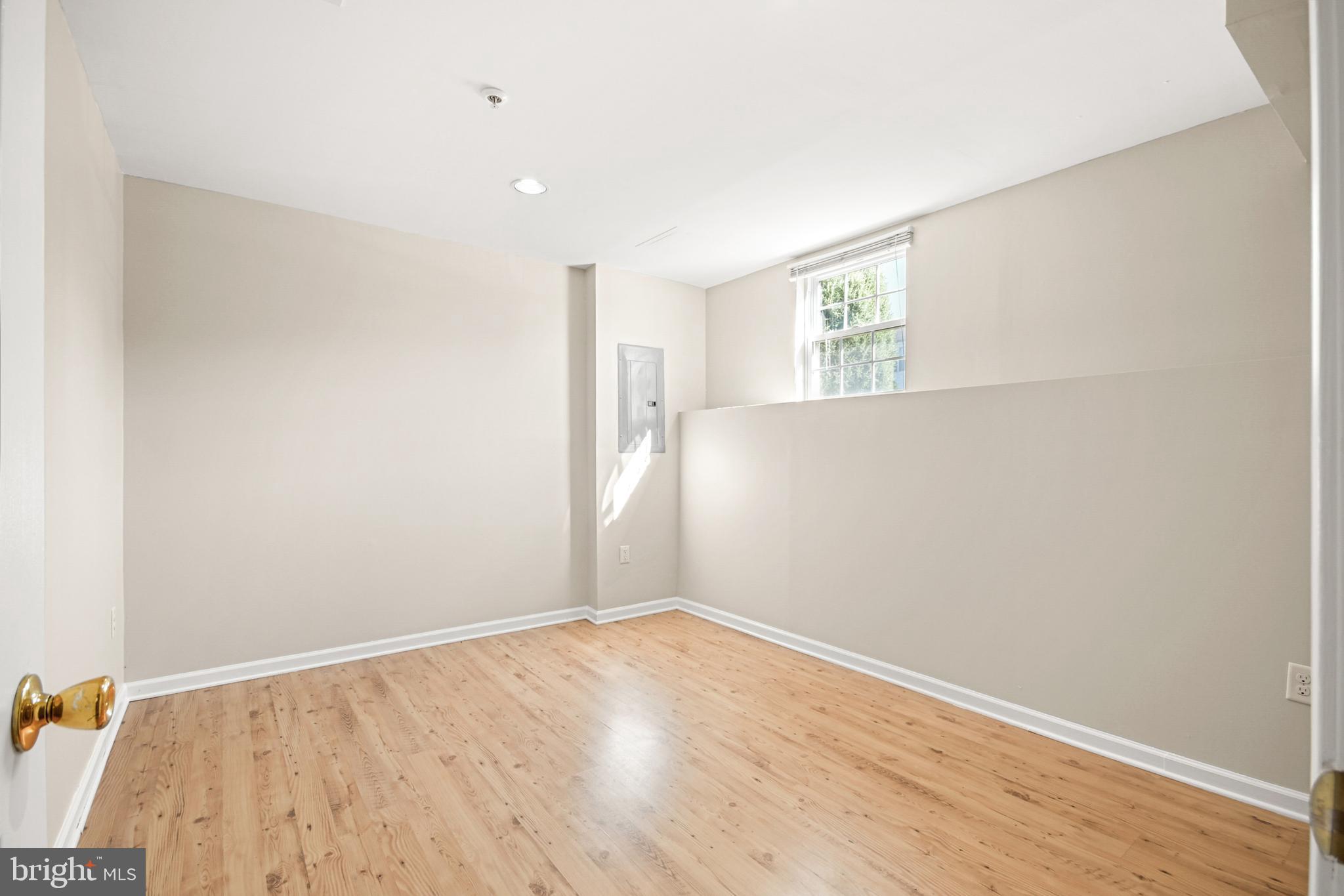 MAIN FARM - Residential