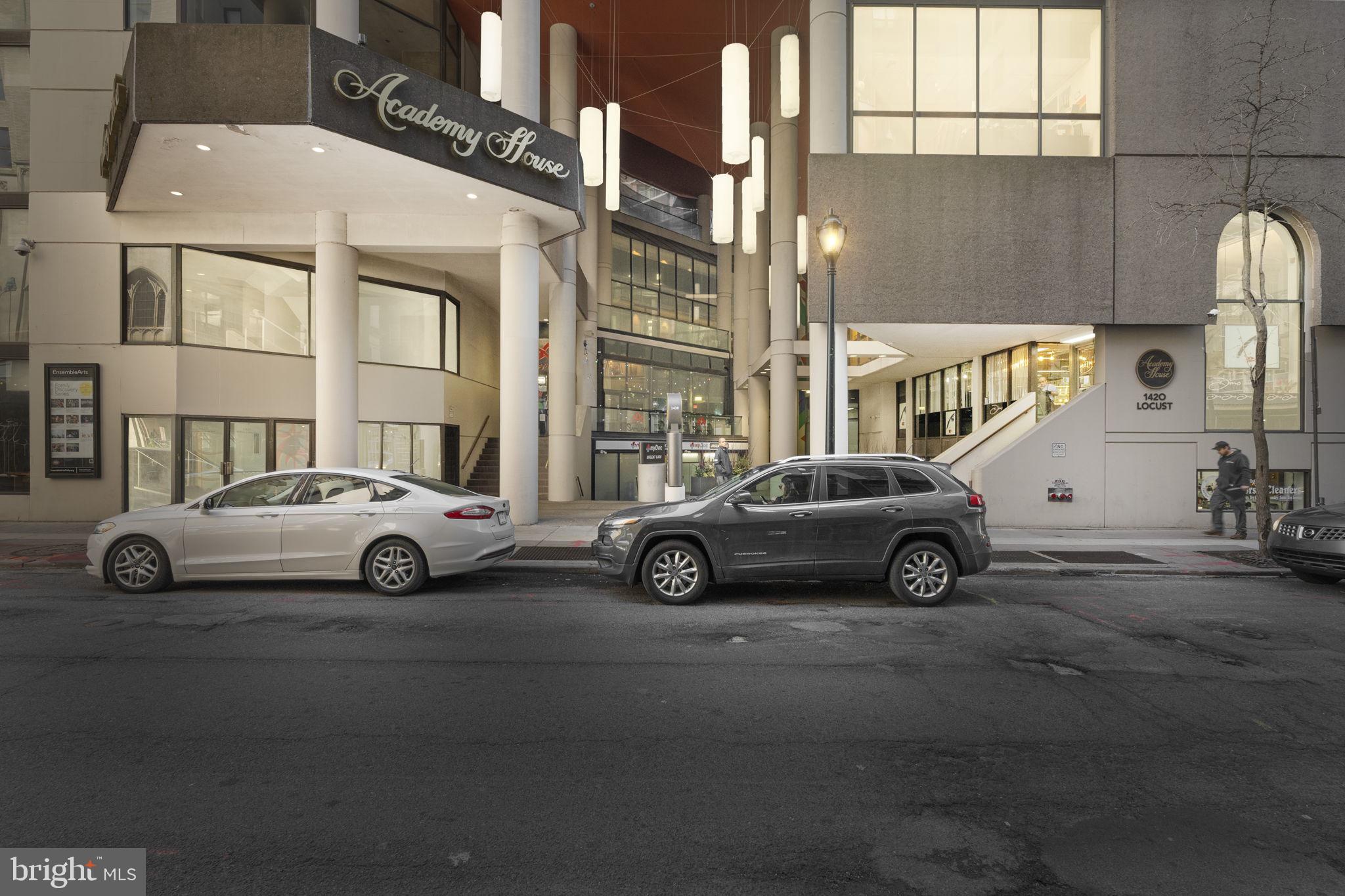 AVENUE OF THE ARTS - Residential