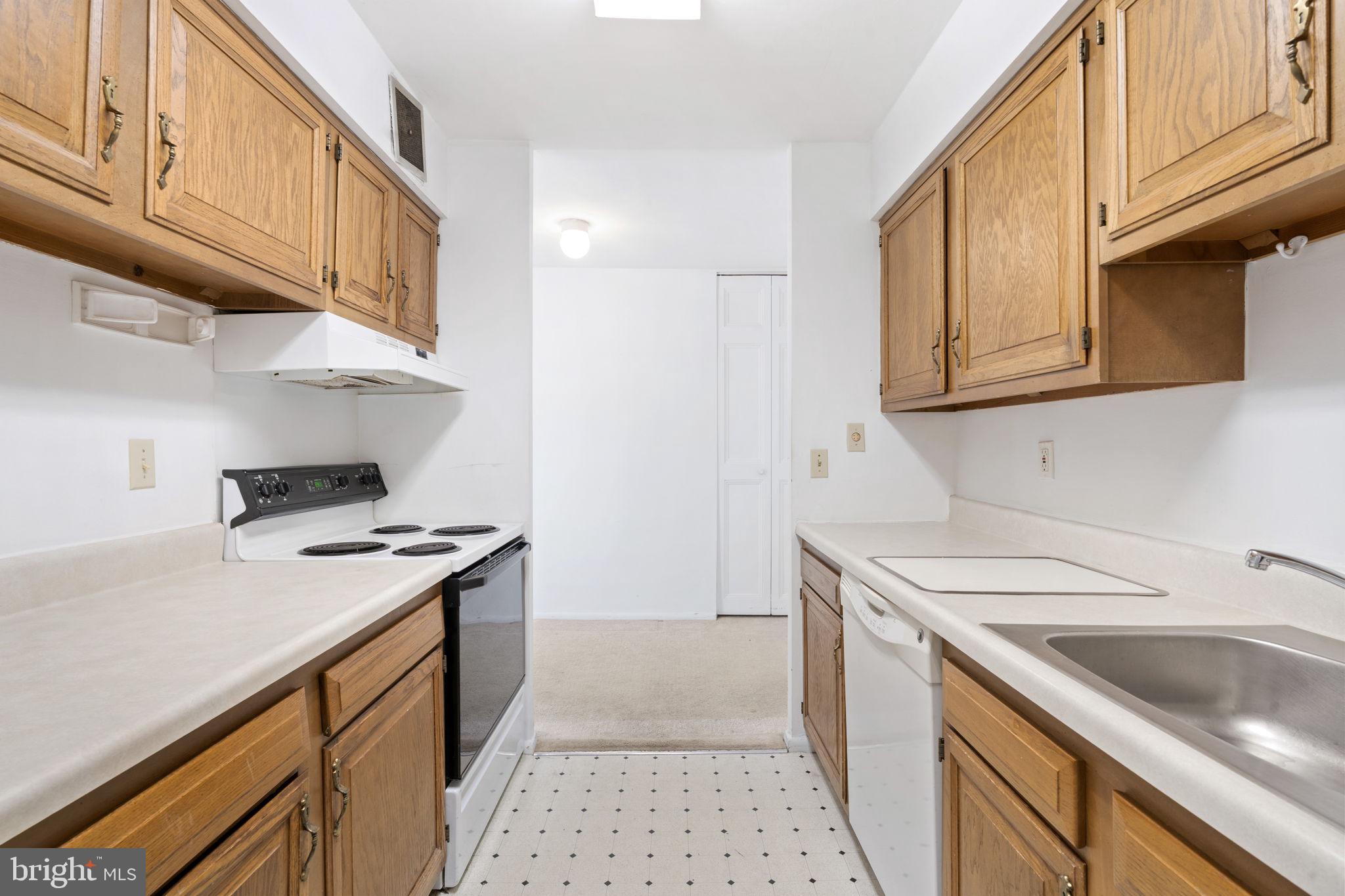 AVENUE OF THE ARTS - Residential