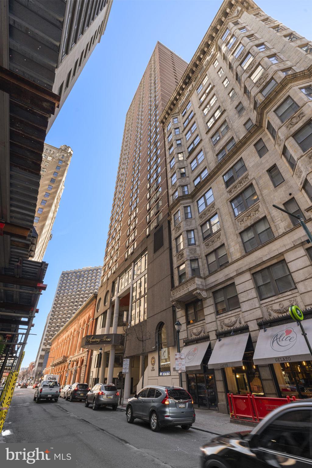 AVENUE OF THE ARTS - Residential