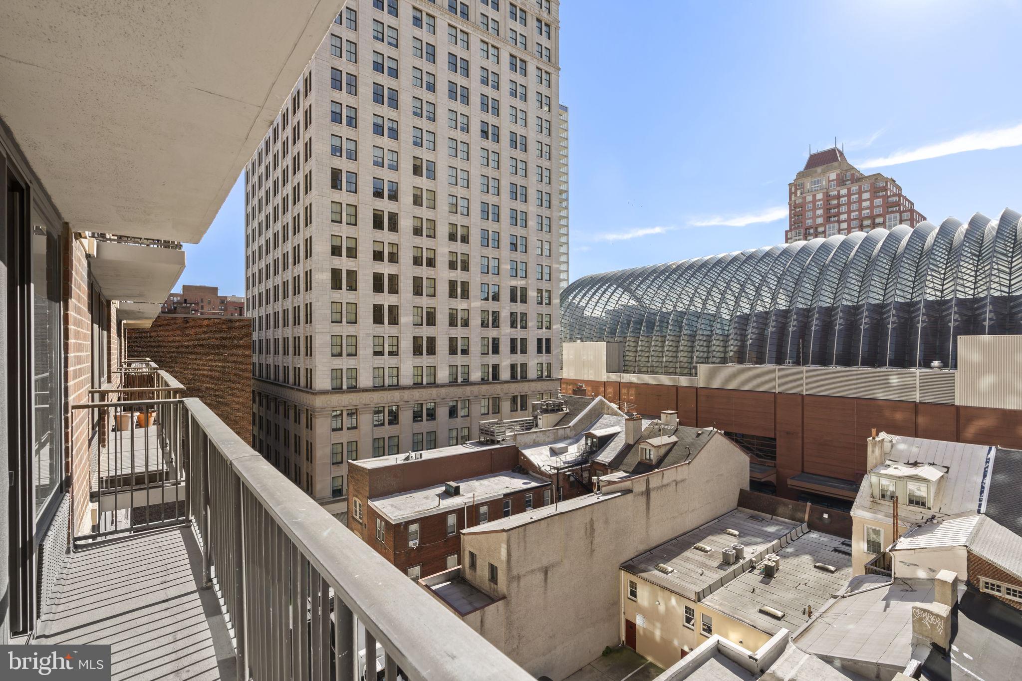 AVENUE OF THE ARTS - Residential