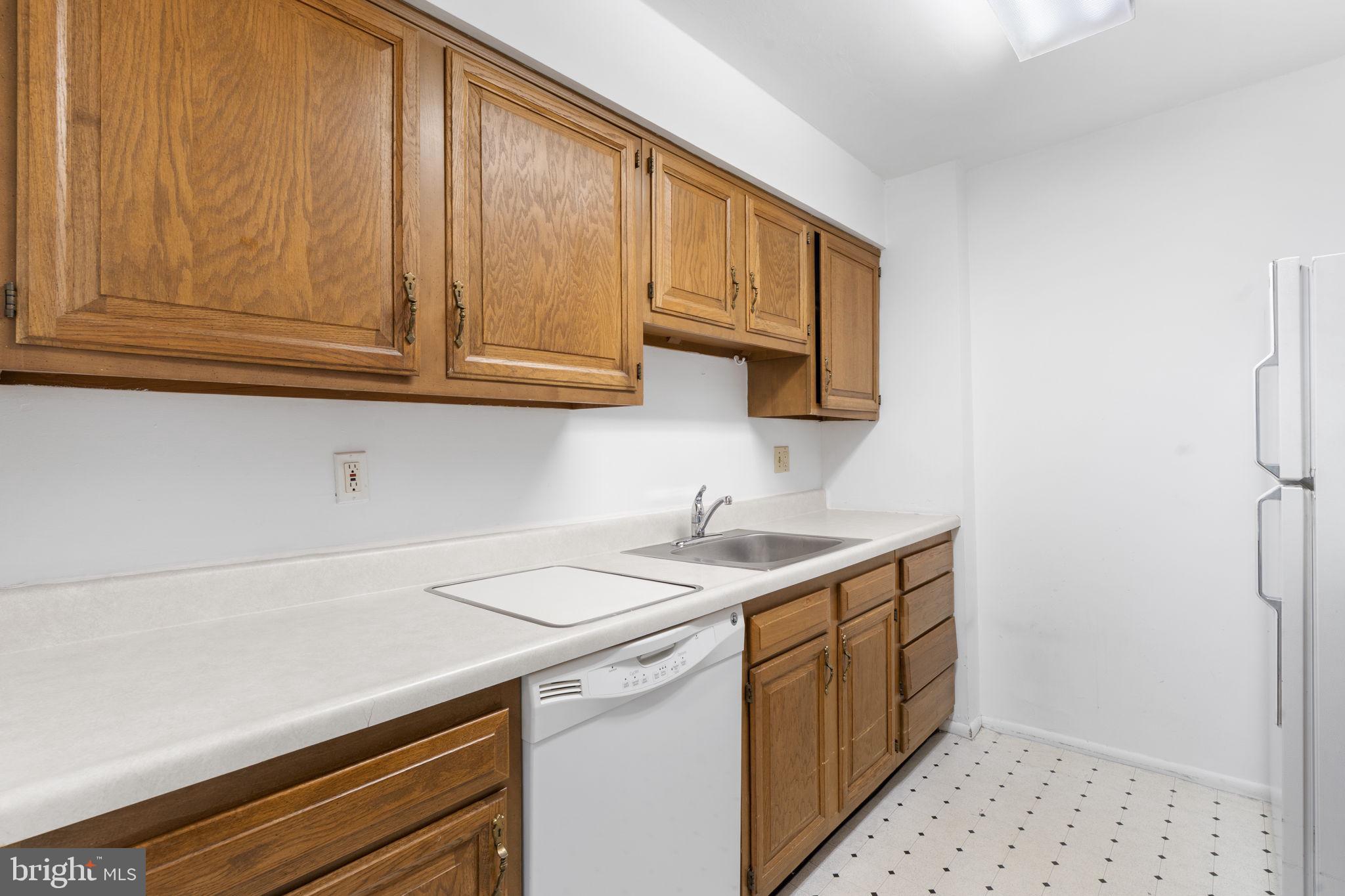 AVENUE OF THE ARTS - Residential