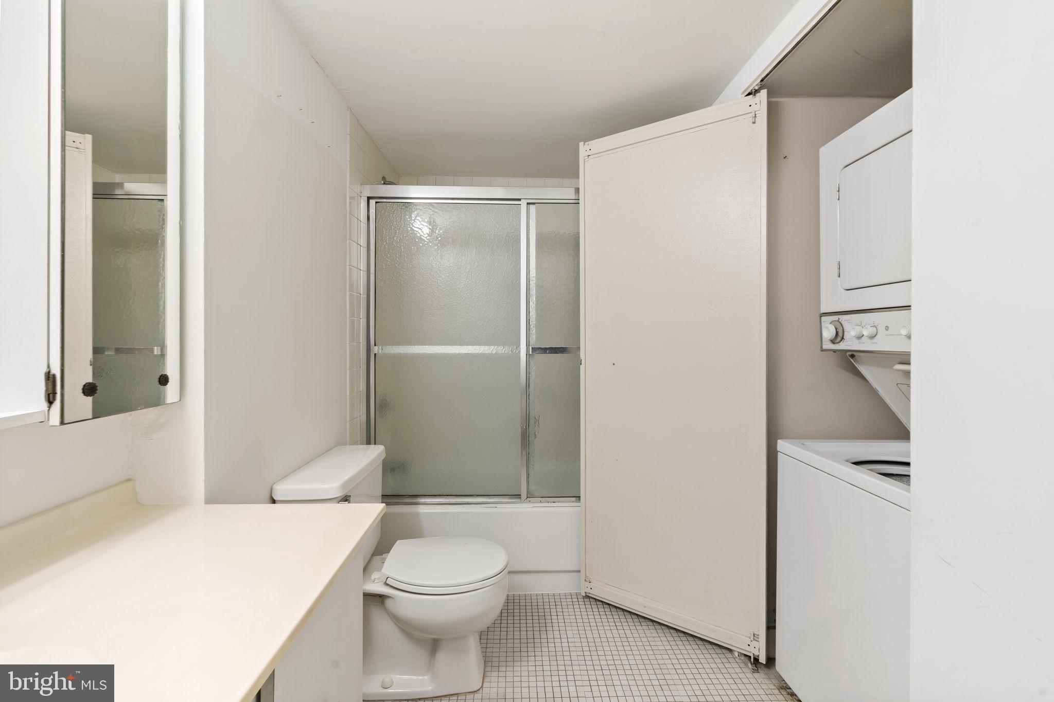 AVENUE OF THE ARTS - Residential