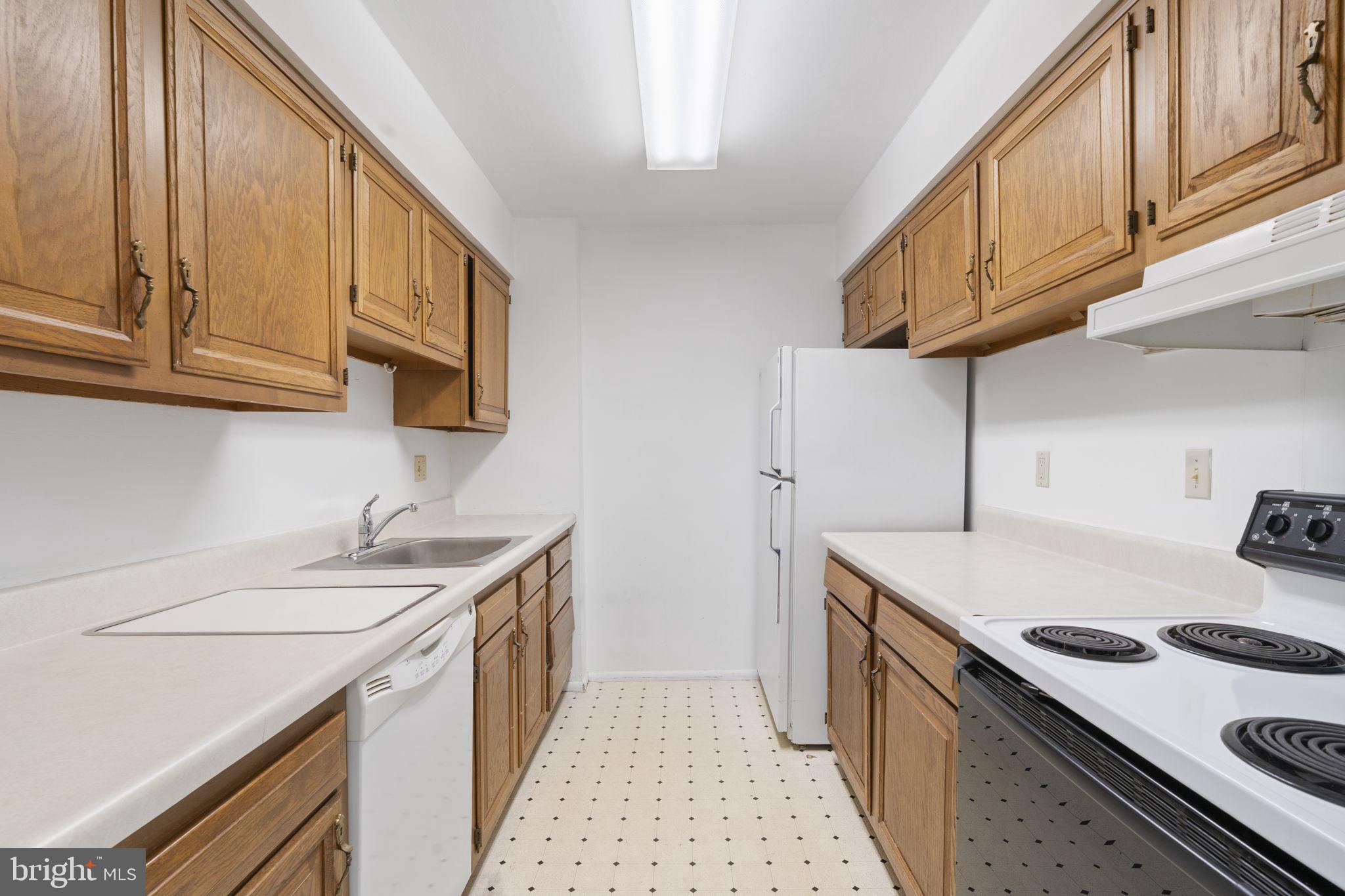 AVENUE OF THE ARTS - Residential