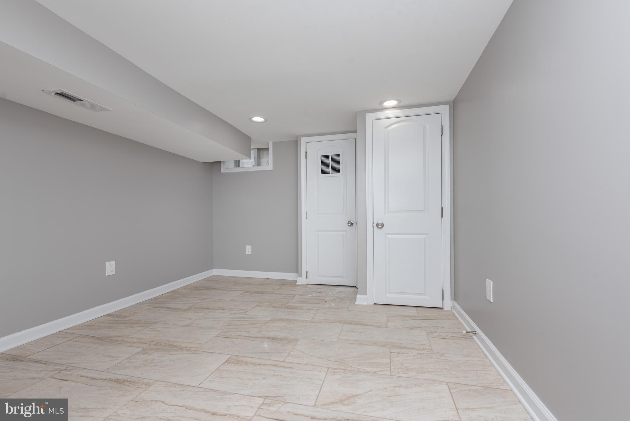 JOHNS HOPKINS - Residential Lease