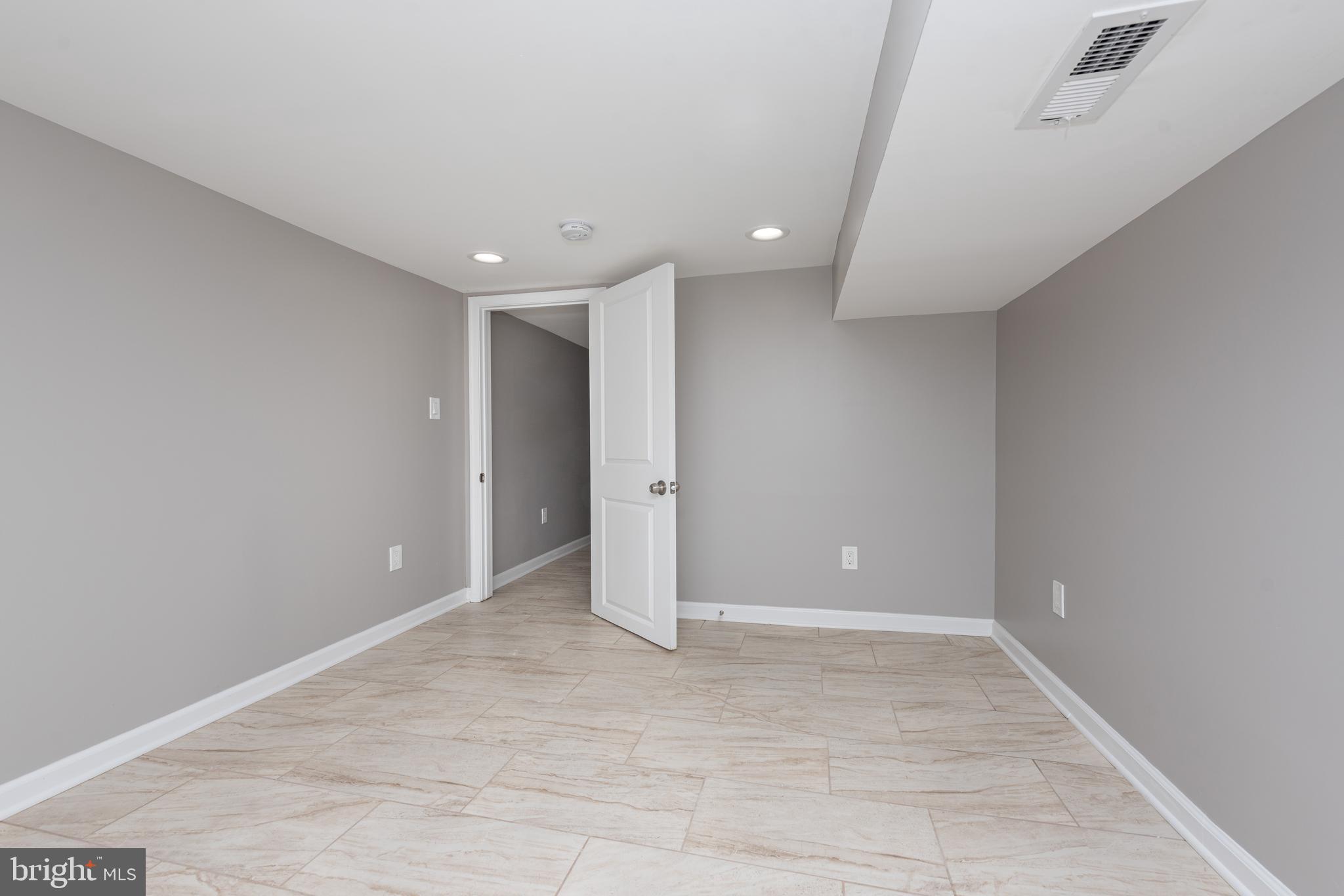 JOHNS HOPKINS - Residential Lease