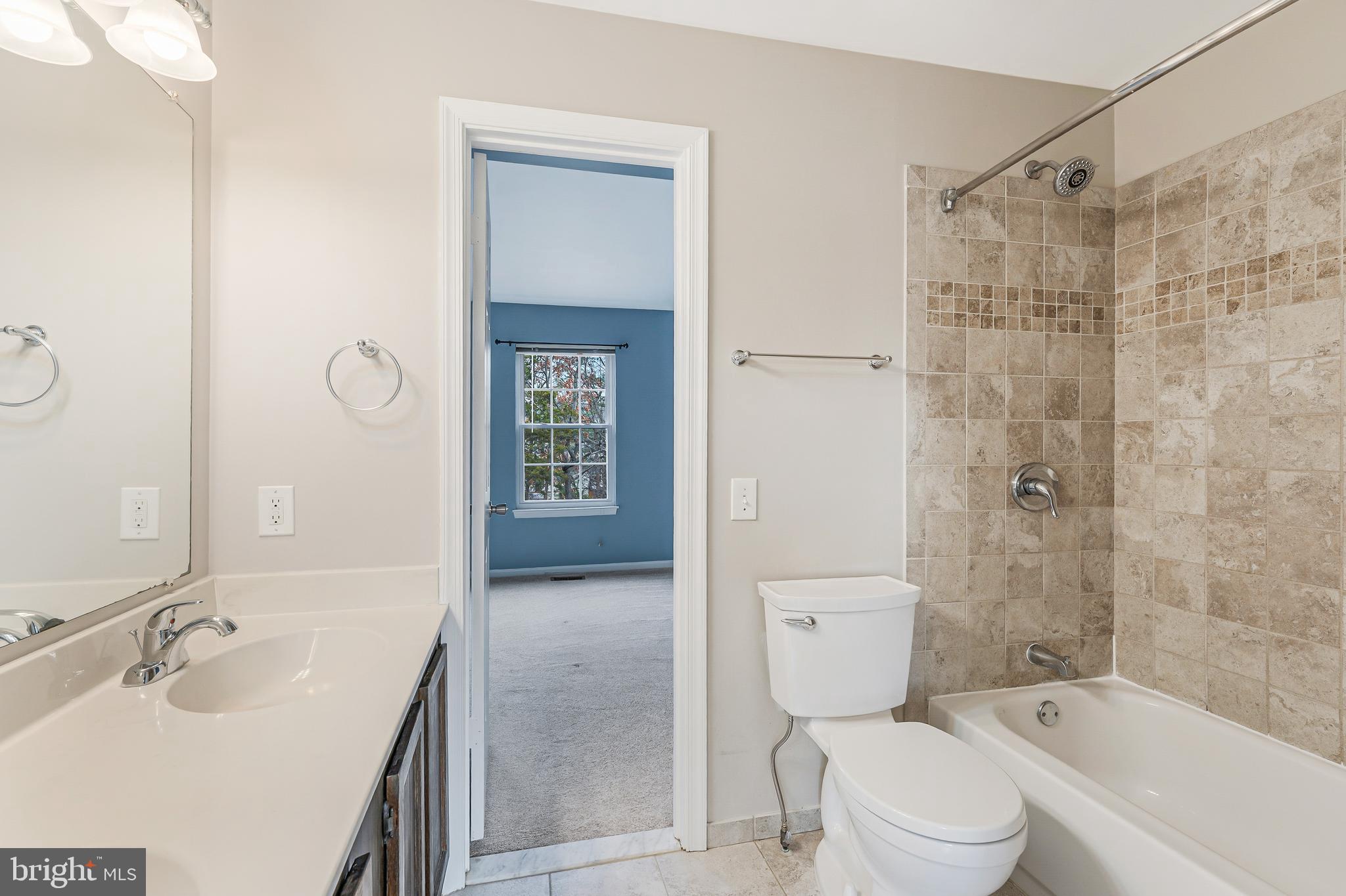 LONDON TOWN WEST - Residential Lease