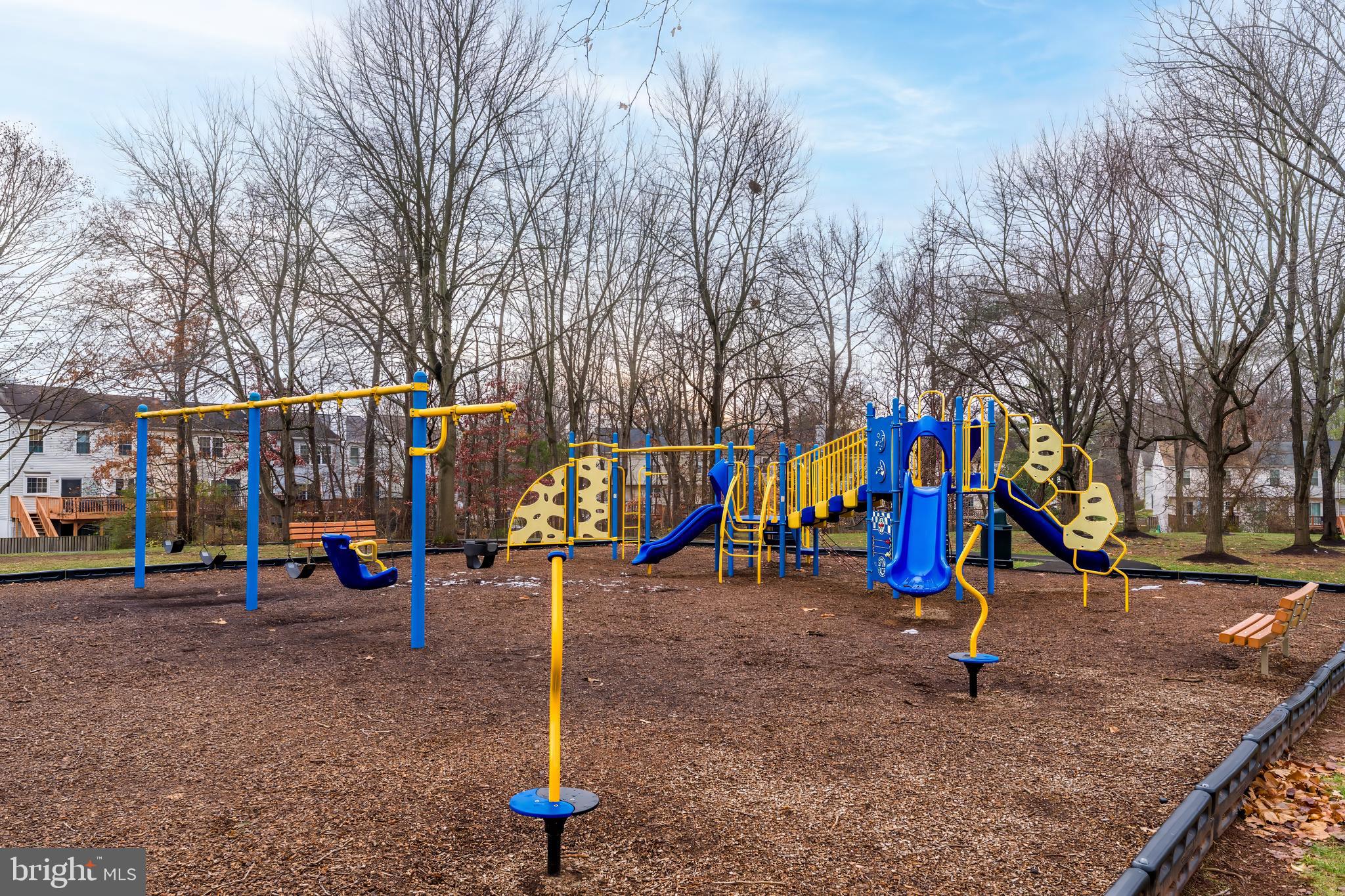 LONDON TOWN WEST - Residential Lease