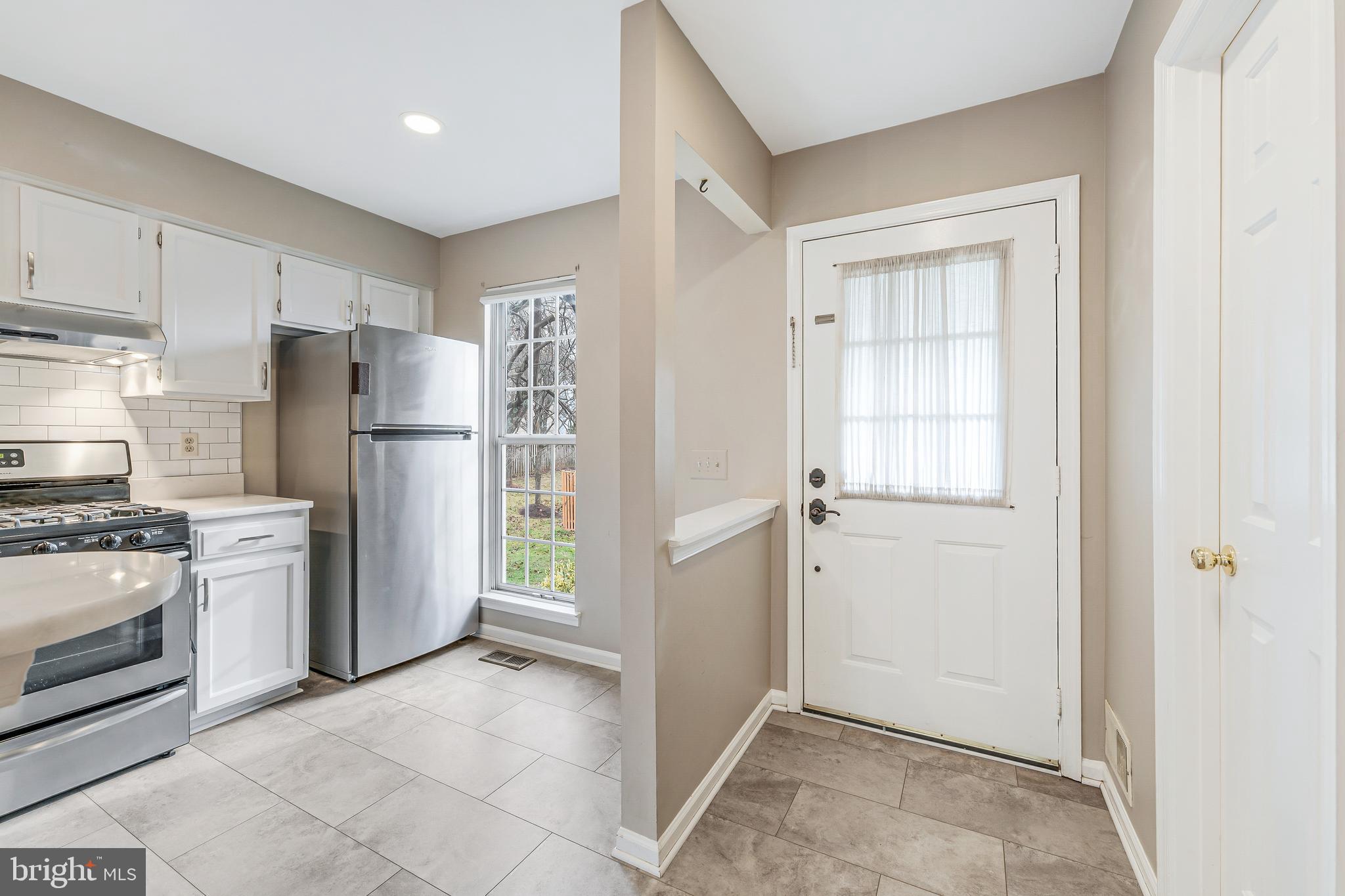 LONDON TOWN WEST - Residential Lease