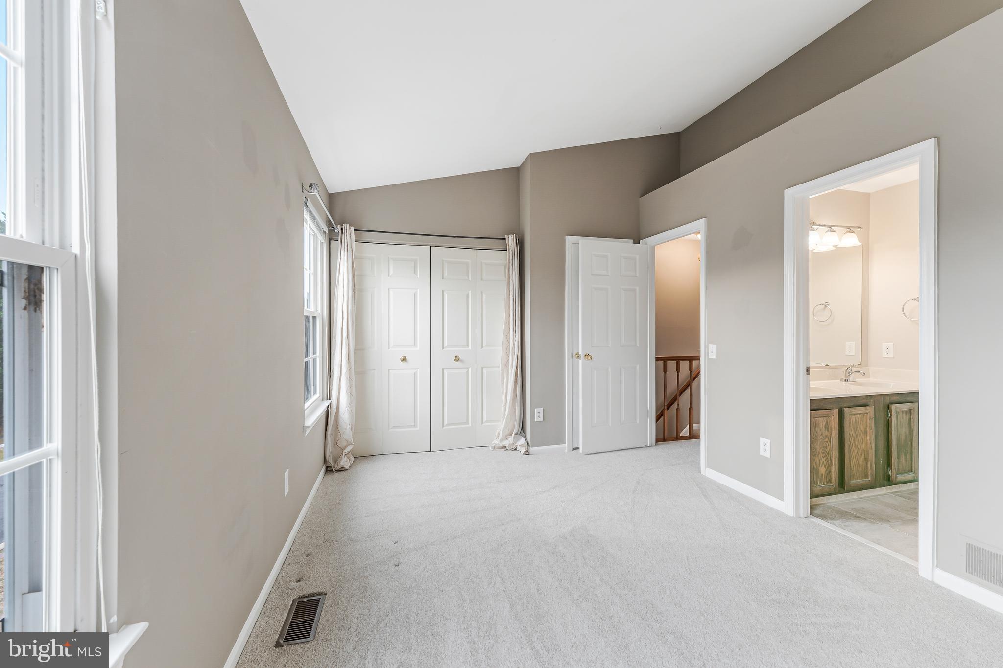 LONDON TOWN WEST - Residential Lease