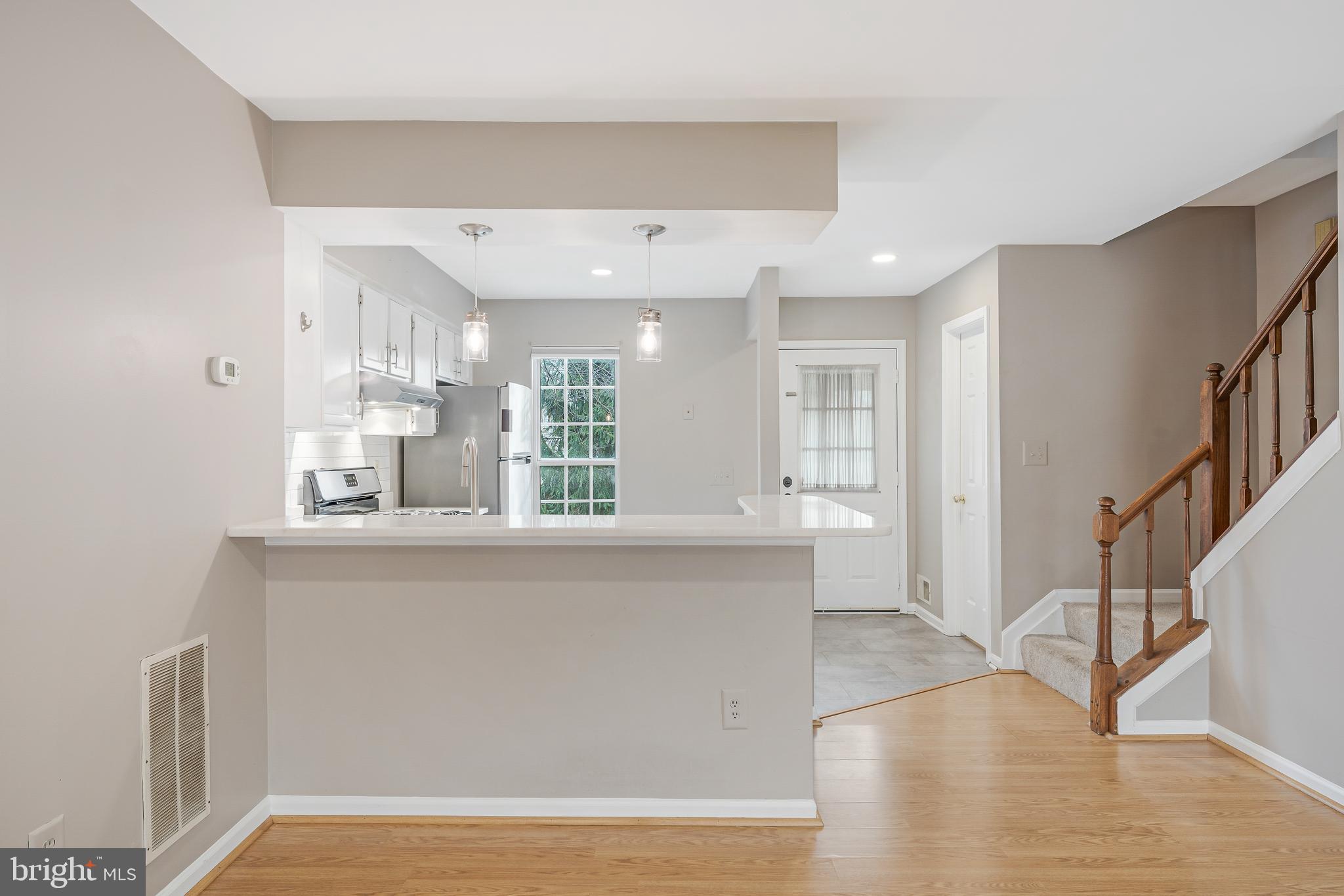 LONDON TOWN WEST - Residential Lease