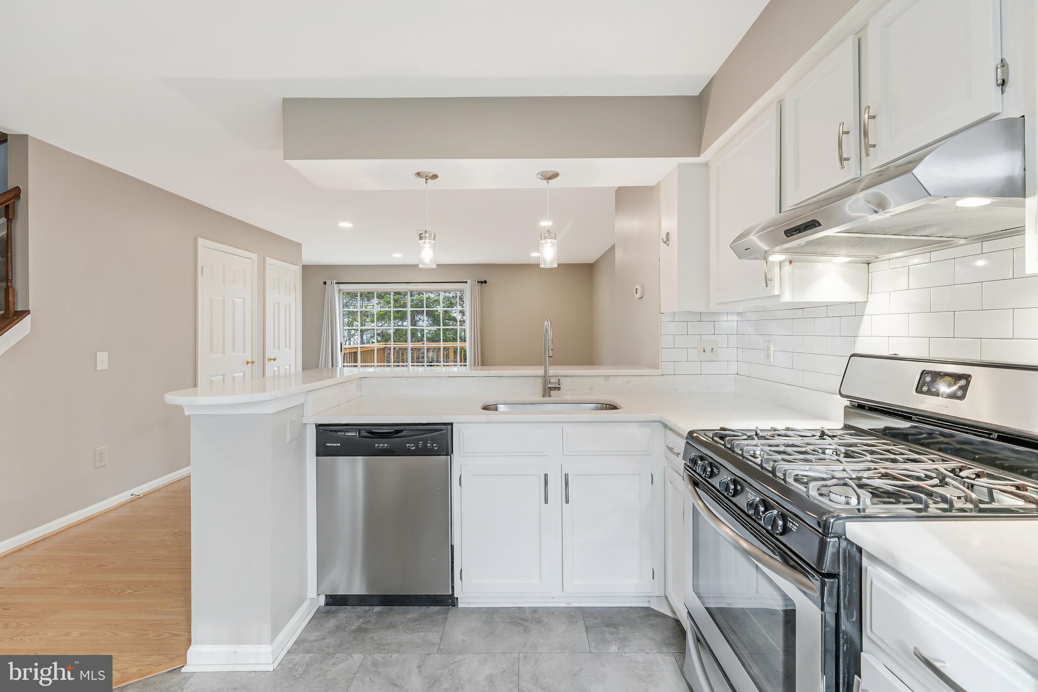 LONDON TOWN WEST - Residential Lease