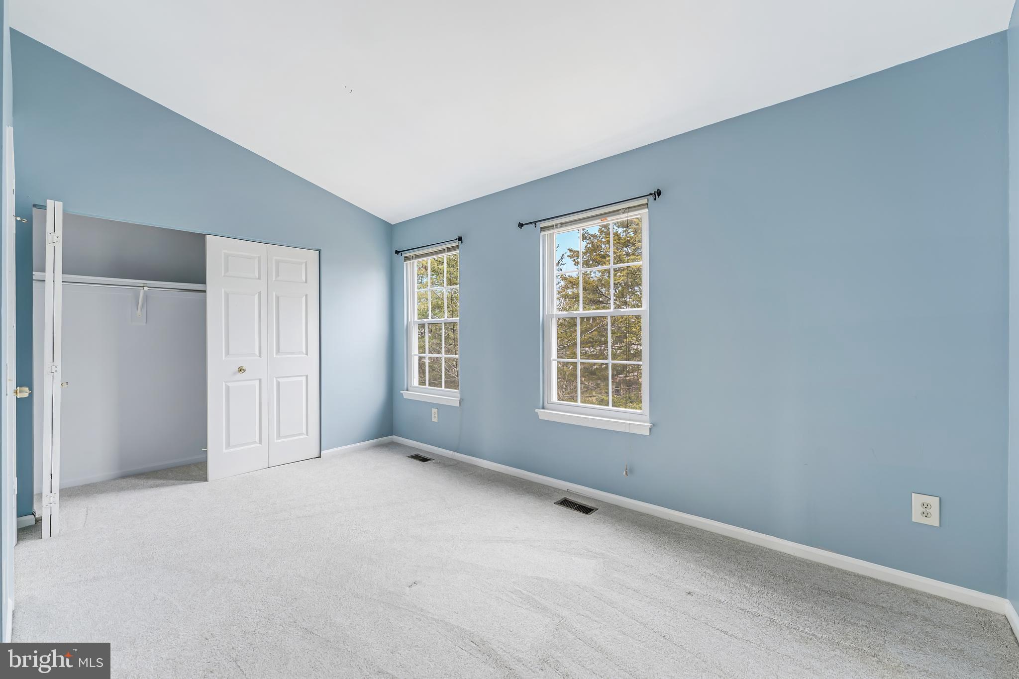 LONDON TOWN WEST - Residential Lease