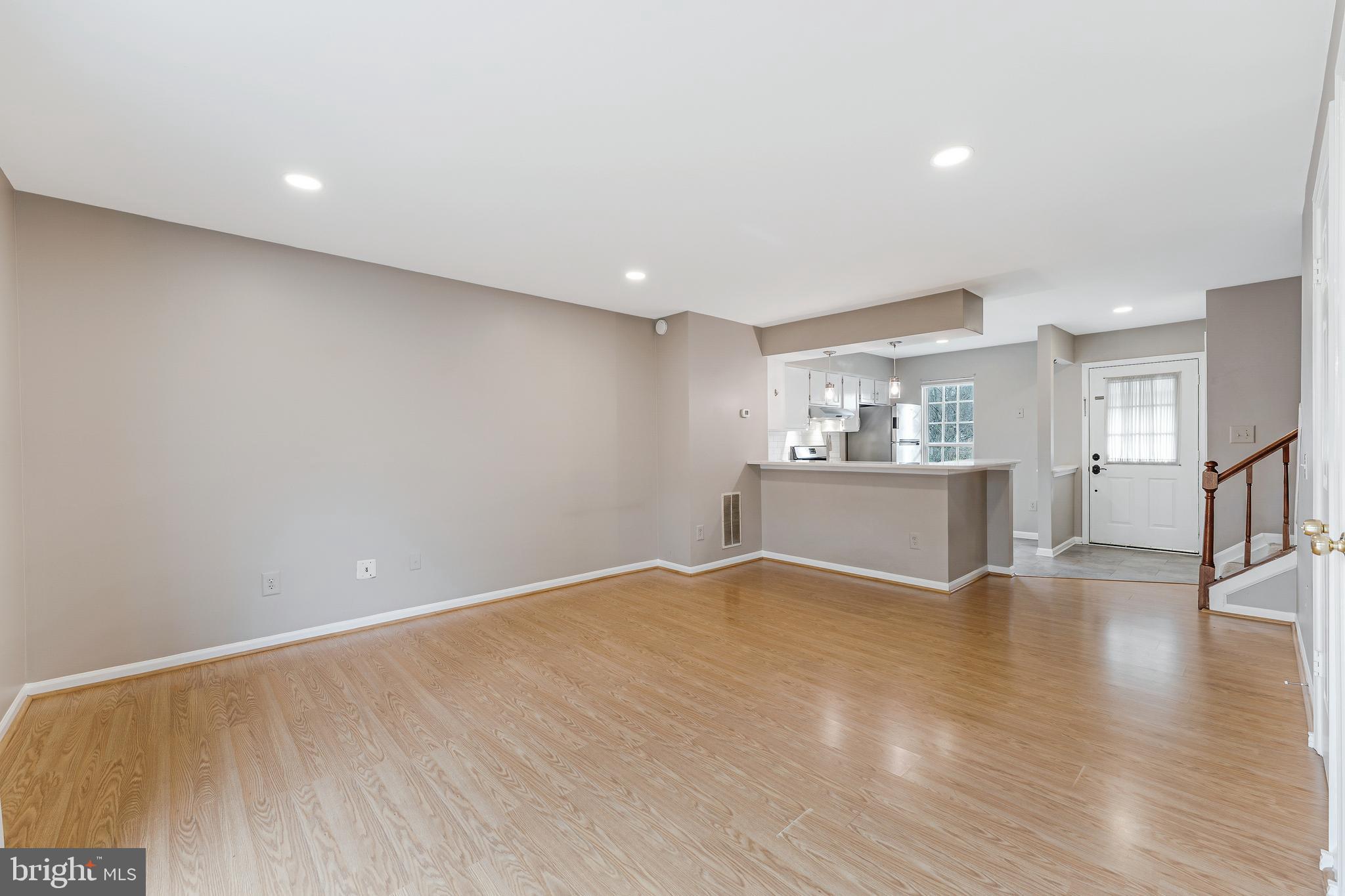 LONDON TOWN WEST - Residential Lease