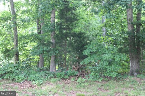 2403 CLIPPER COURT GREENBACKVILLE VA 23356