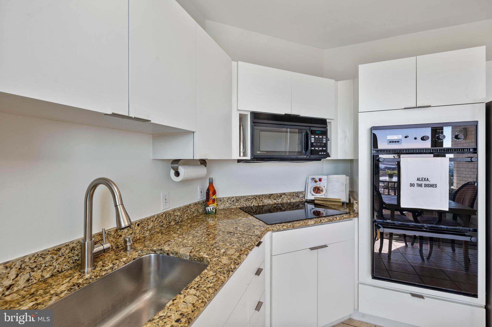 HARBORVIEW TOWERS - Residential