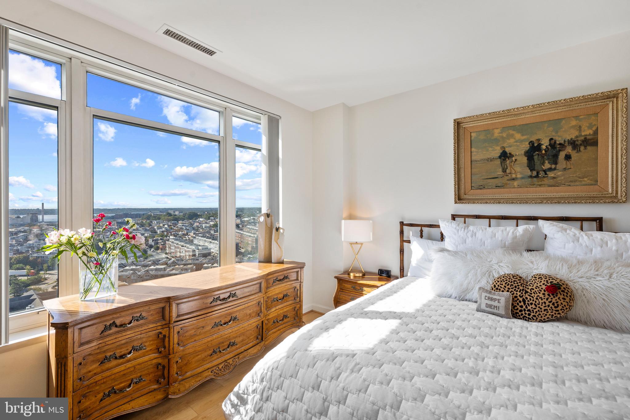 HARBORVIEW TOWERS - Residential