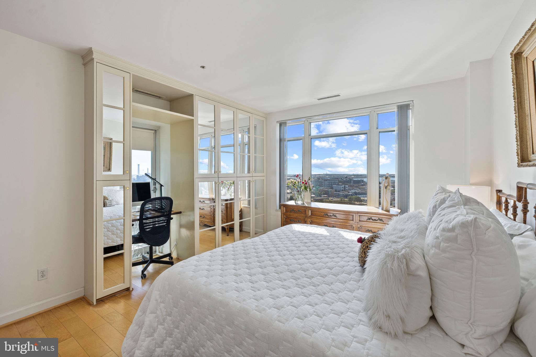 HARBORVIEW TOWERS - Residential