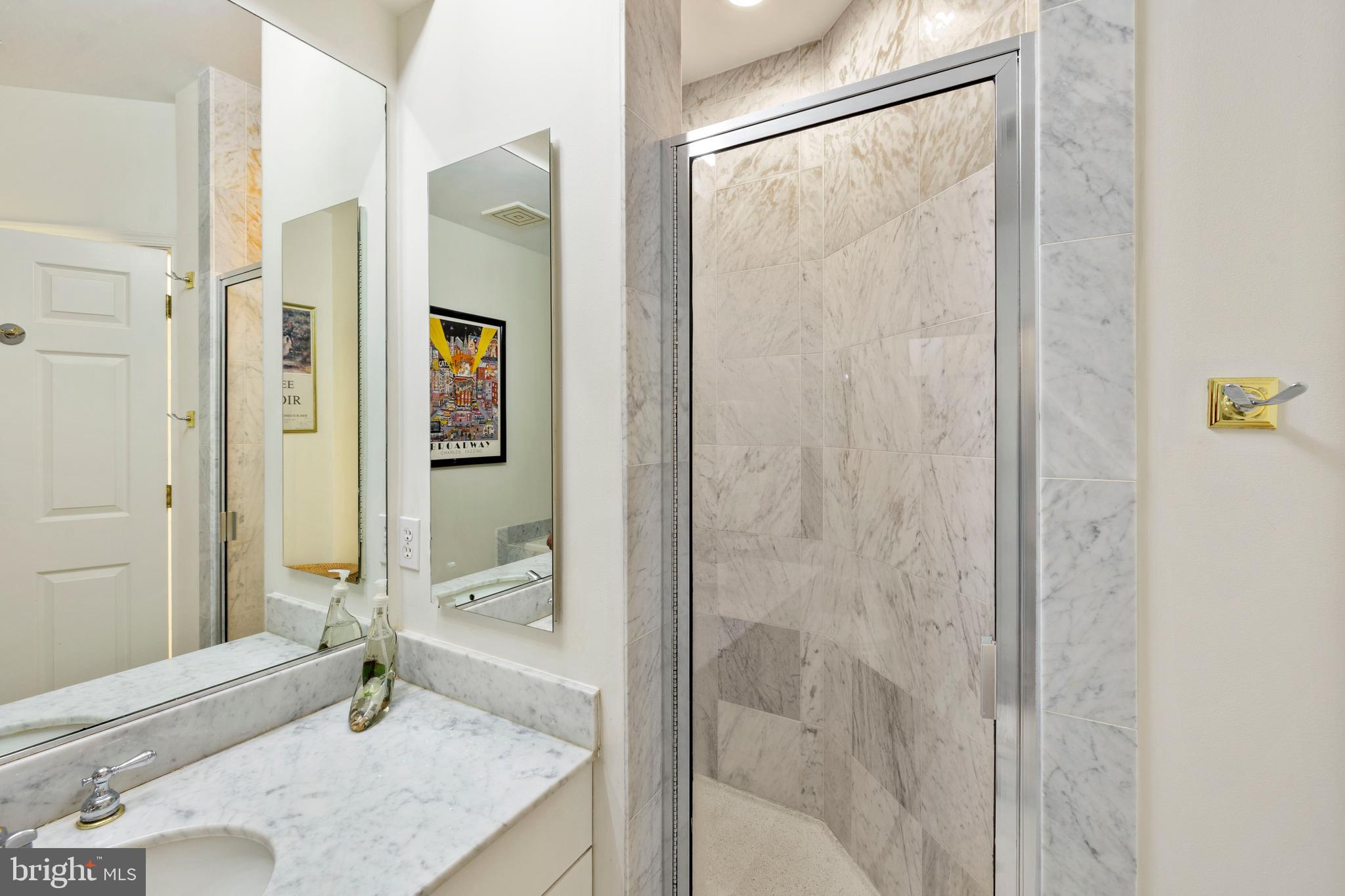HARBORVIEW TOWERS - Residential
