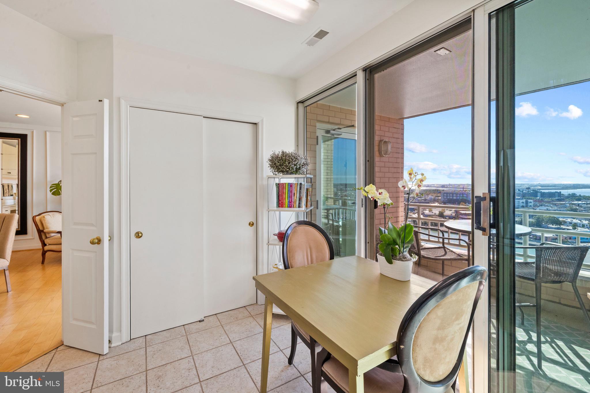 HARBORVIEW TOWERS - Residential