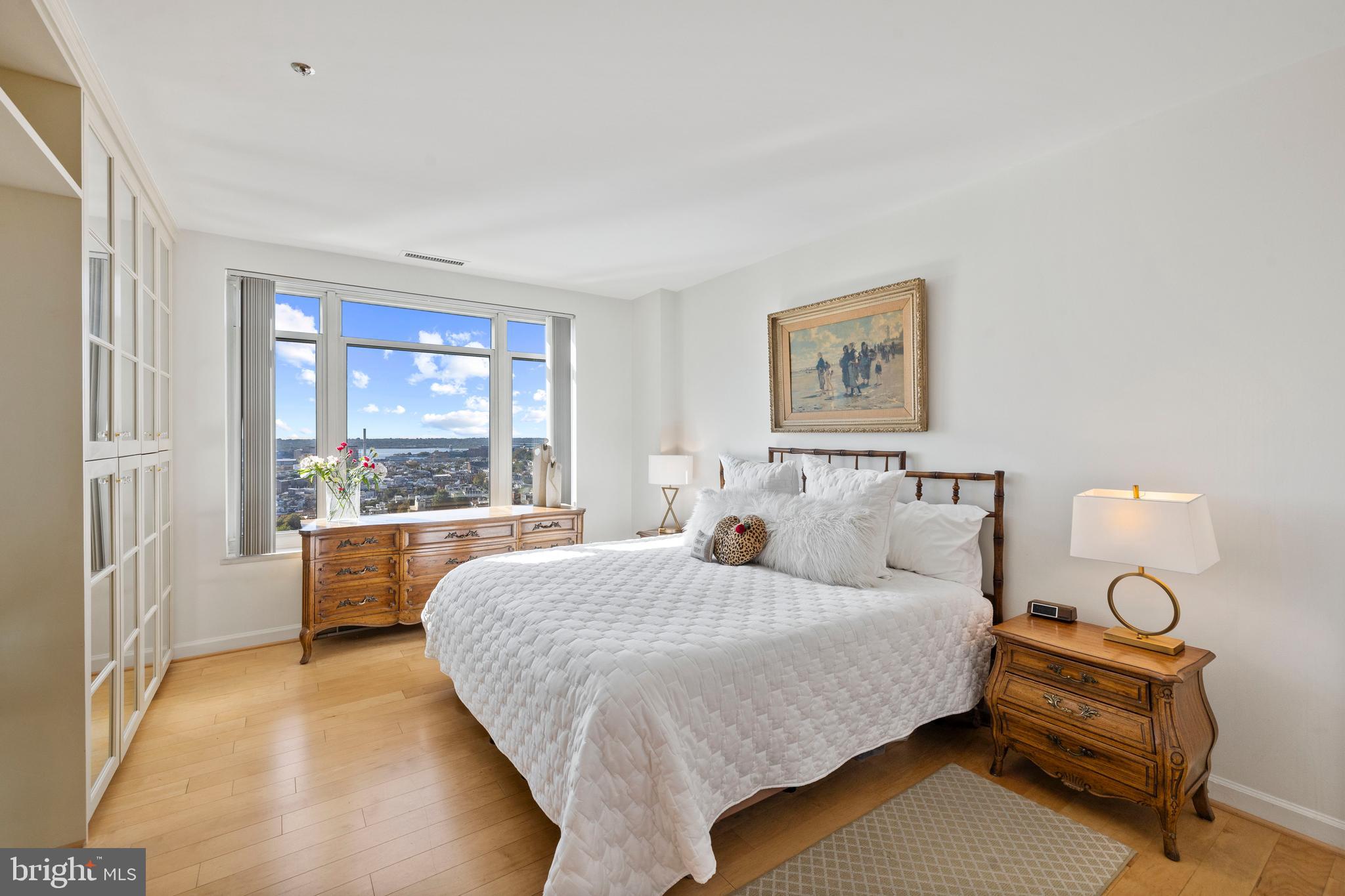 HARBORVIEW TOWERS - Residential
