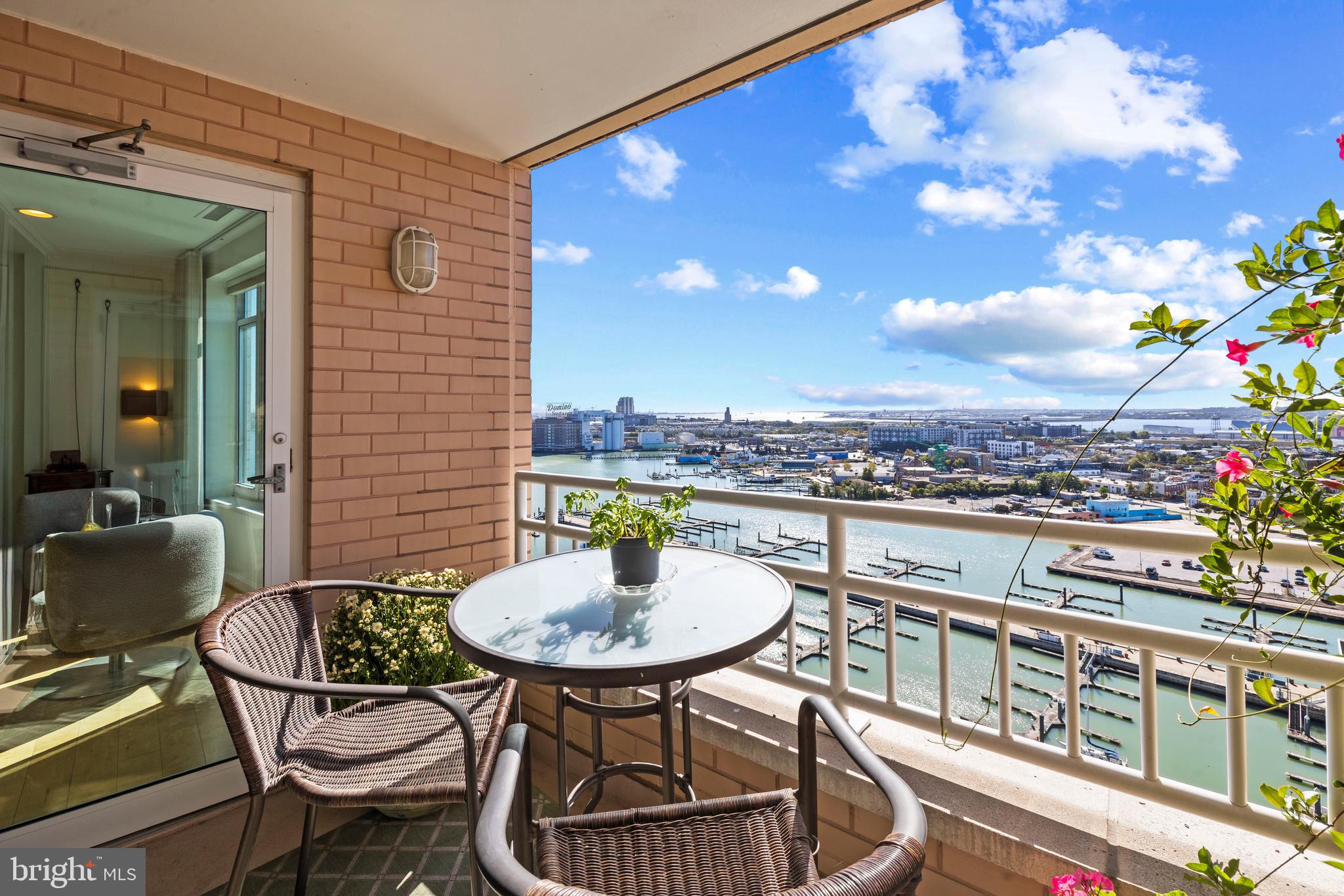 HARBORVIEW TOWERS - Residential