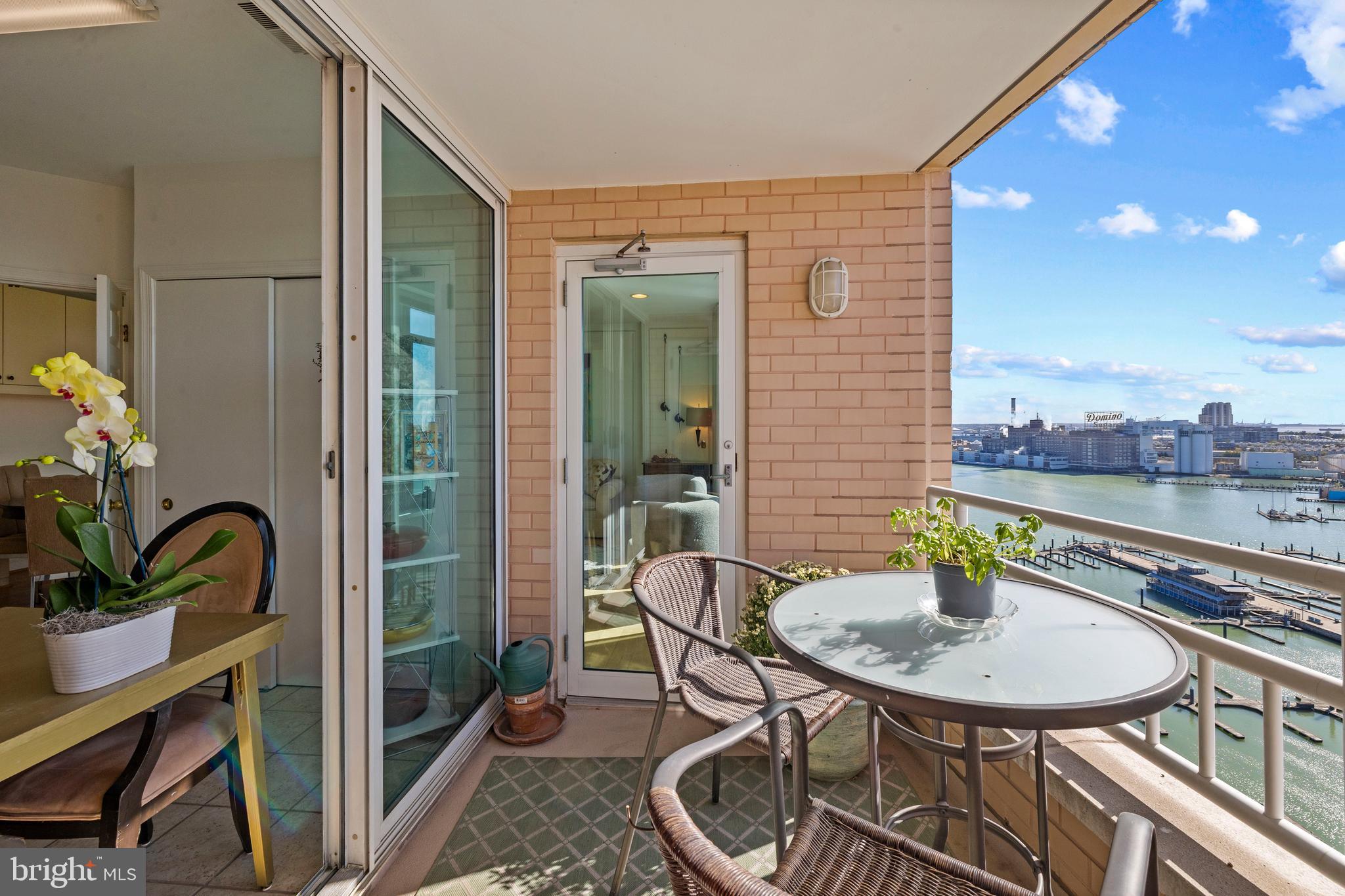 HARBORVIEW TOWERS - Residential