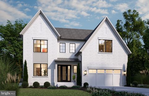 2724 N DINWIDDIE STREET ARLINGTON VA 22207