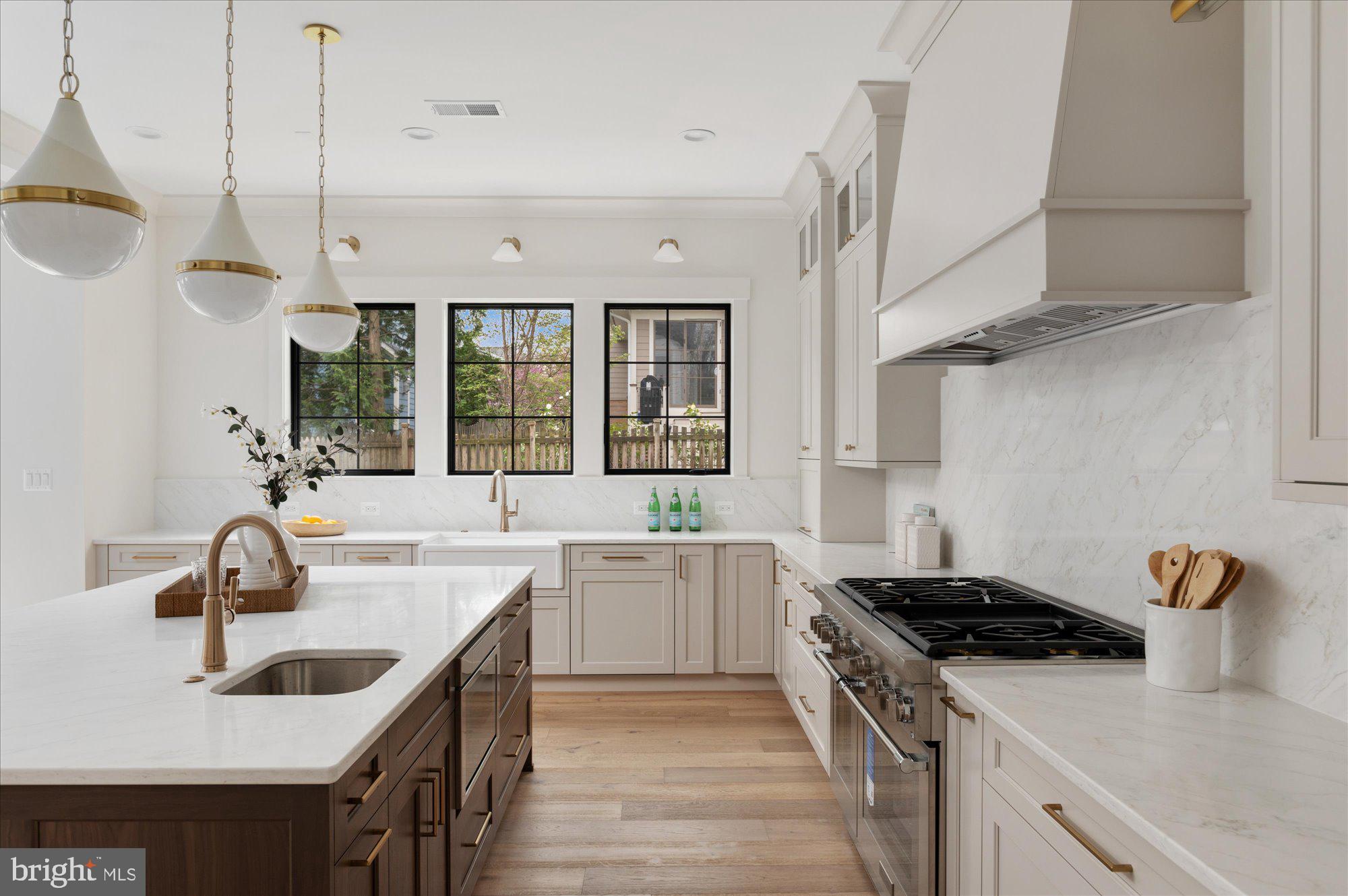 YORKTOWN - Residential