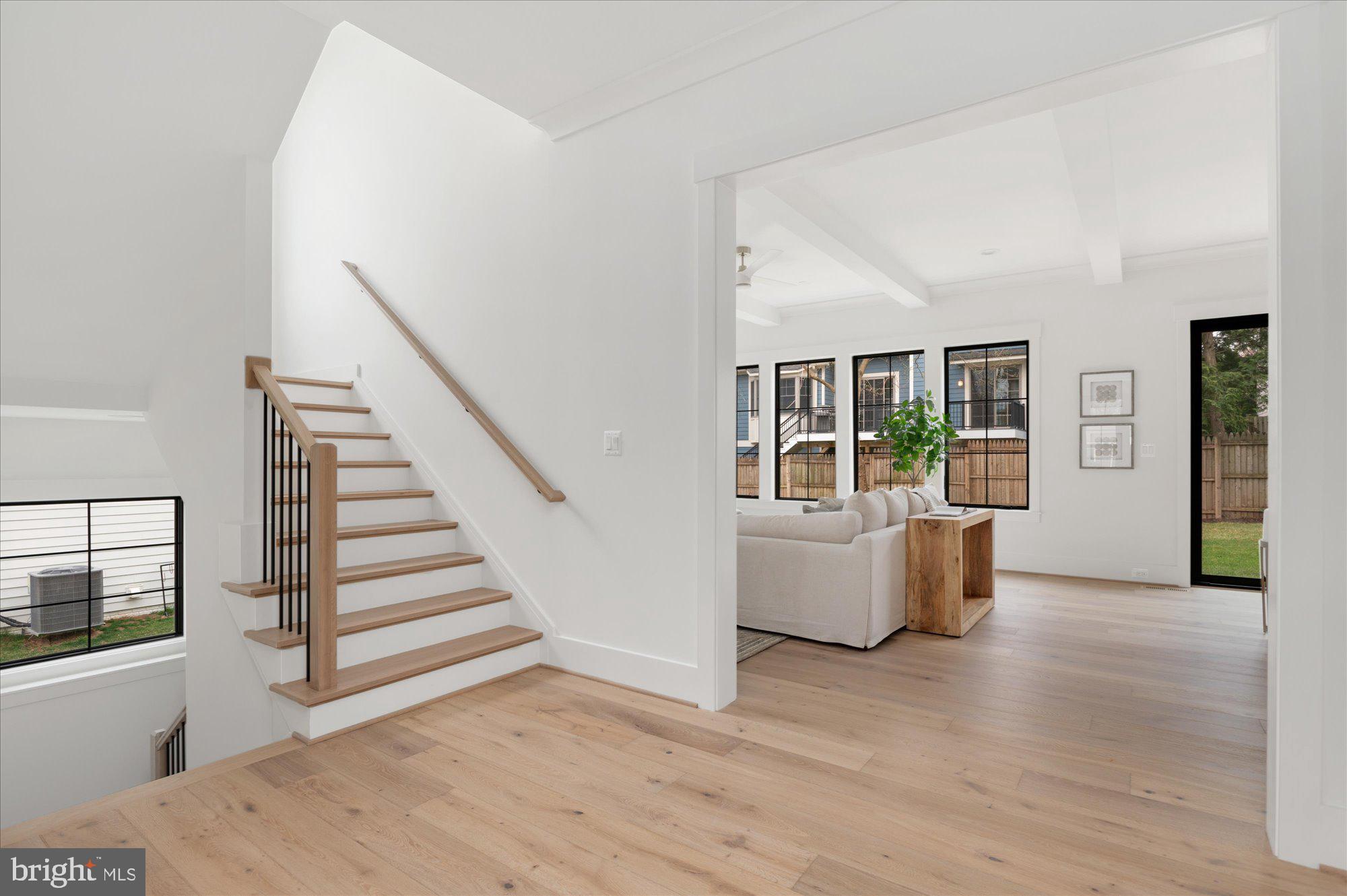 YORKTOWN - Residential