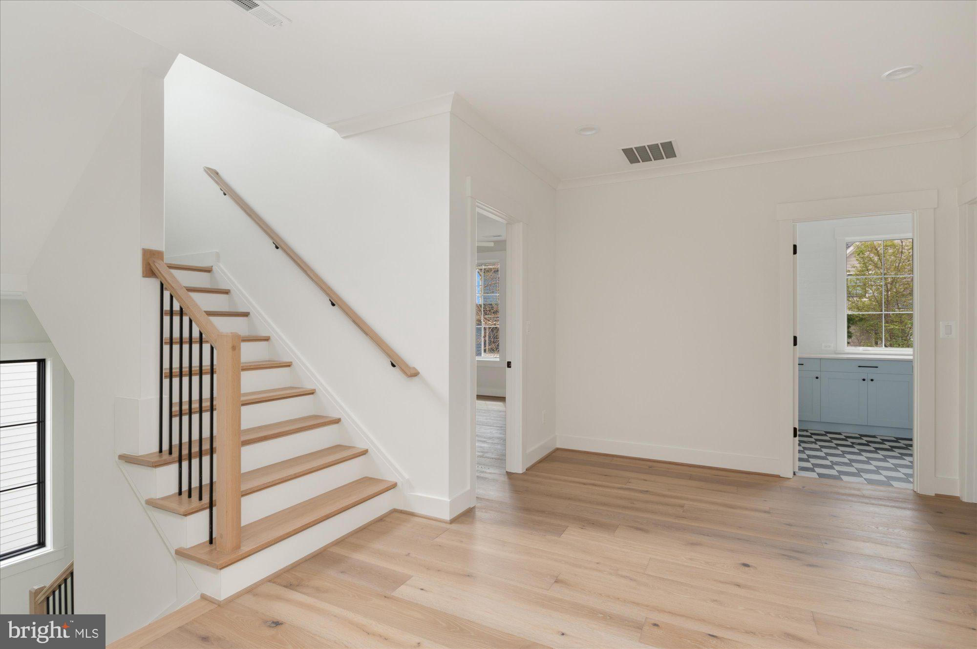 YORKTOWN - Residential