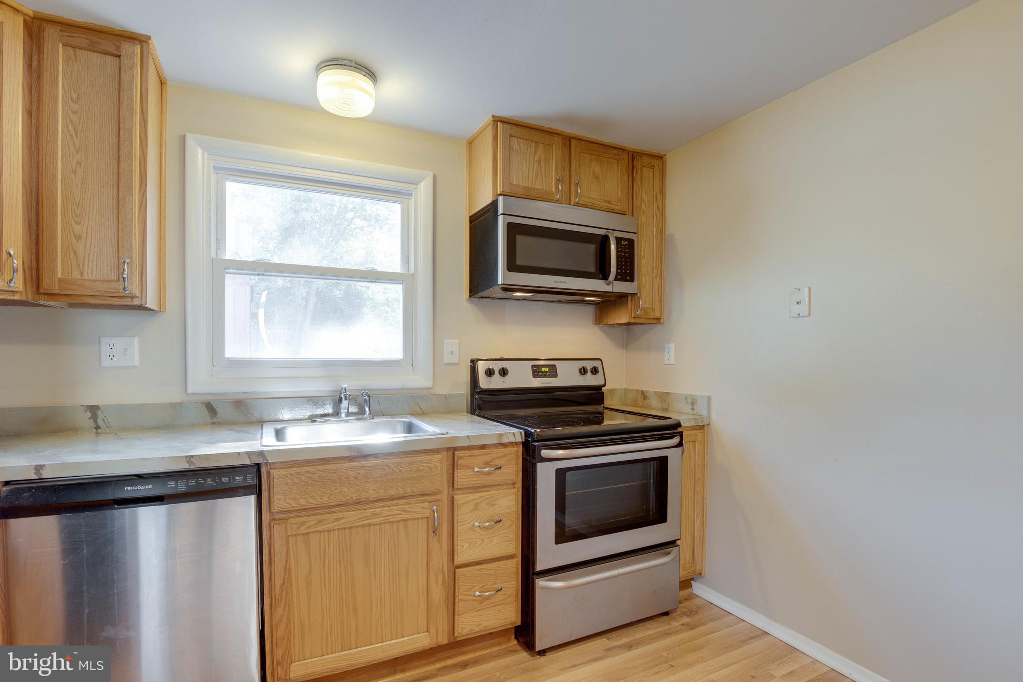 MAPLE RIDGE - Residential