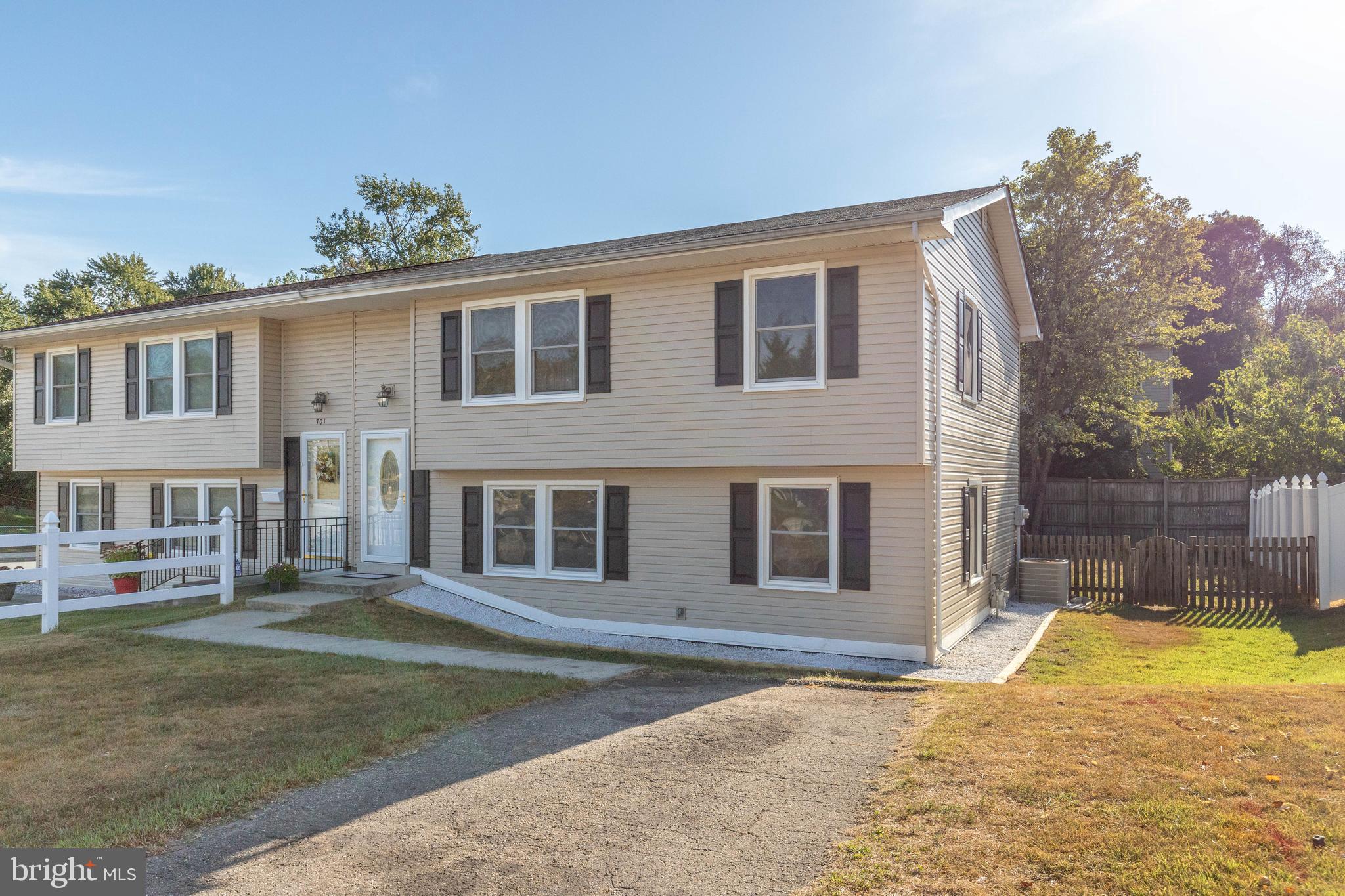 MAPLE RIDGE - Residential