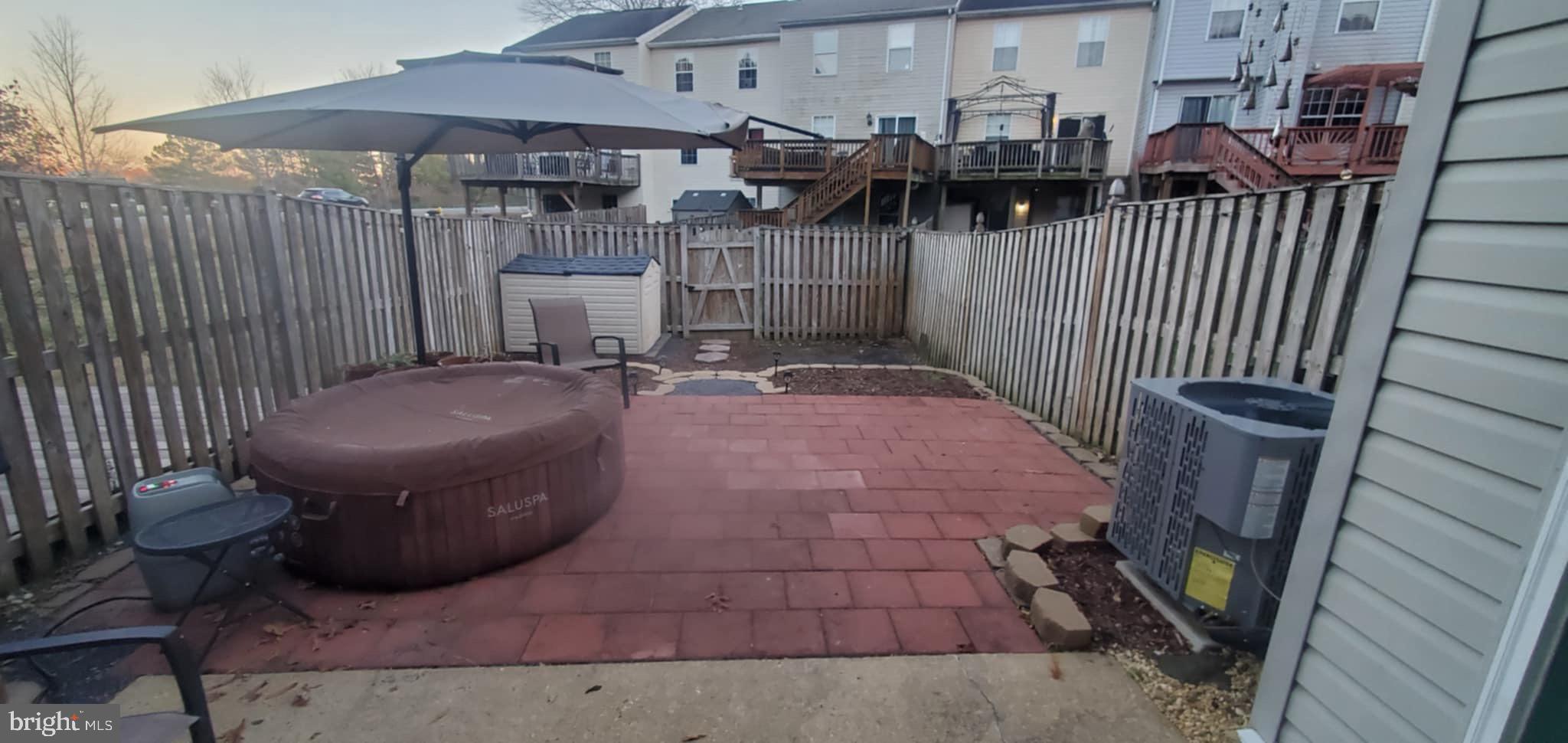 LAUREL GLEN - Residential