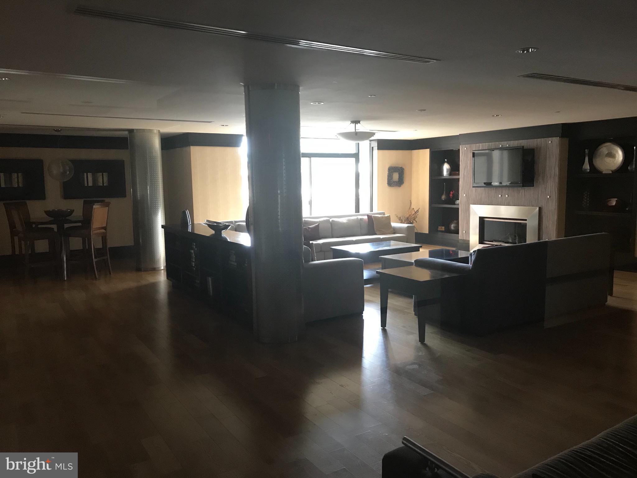 CENTURY SOUTH - Residential Lease